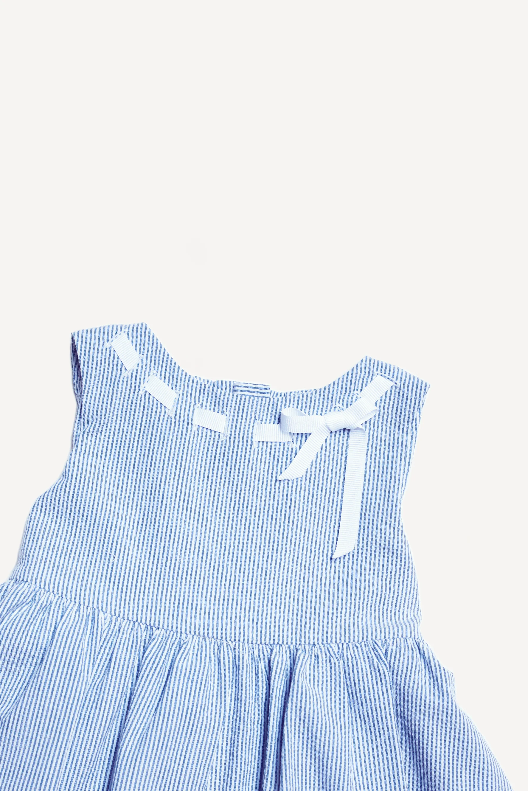 Abito bambina con nastro a righe blu dettaglio