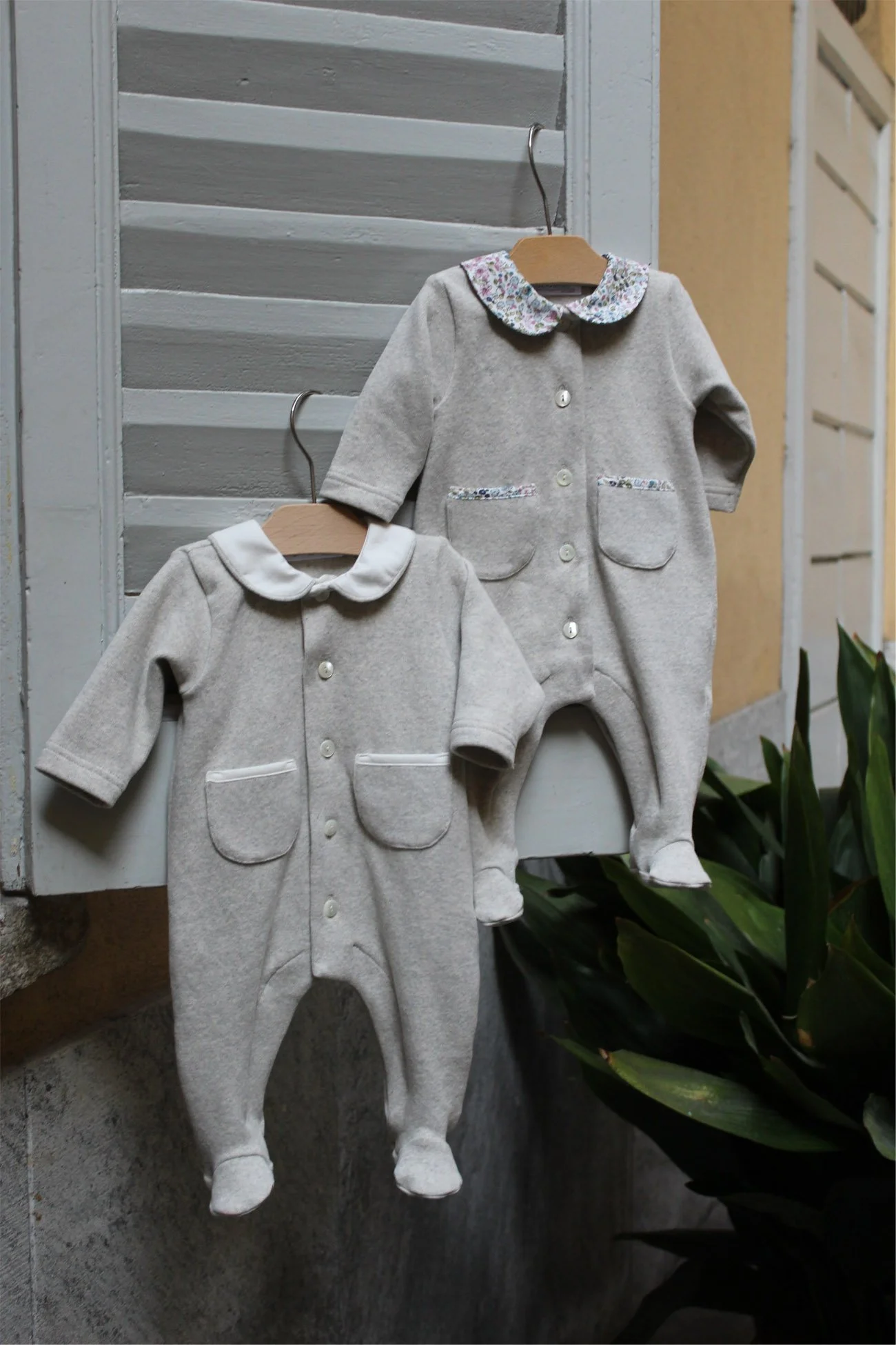 Tutine piedini neonati maglia beige chiaro