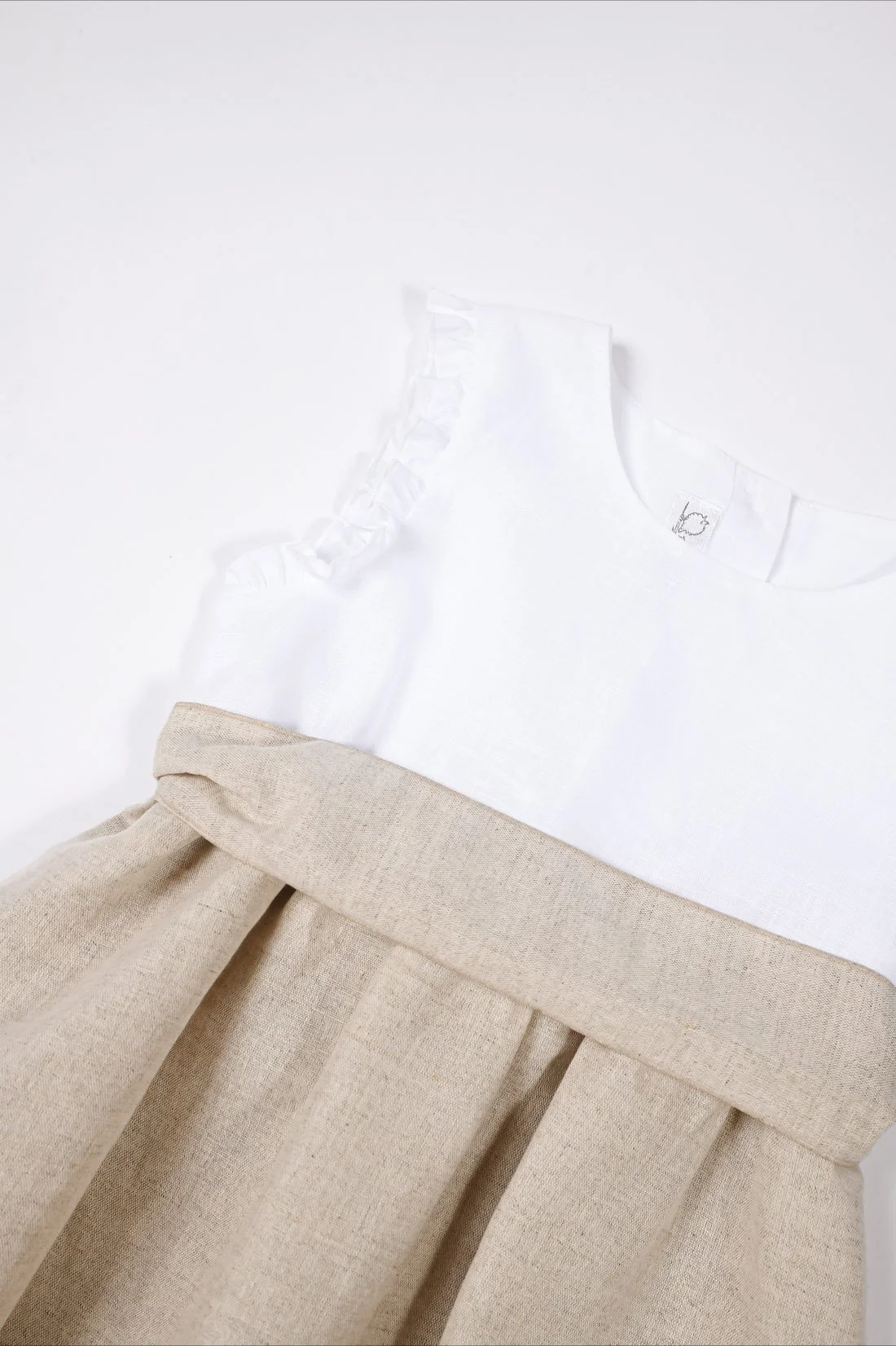 Scamiciato lino bianco e lino beige dettagli.jpg