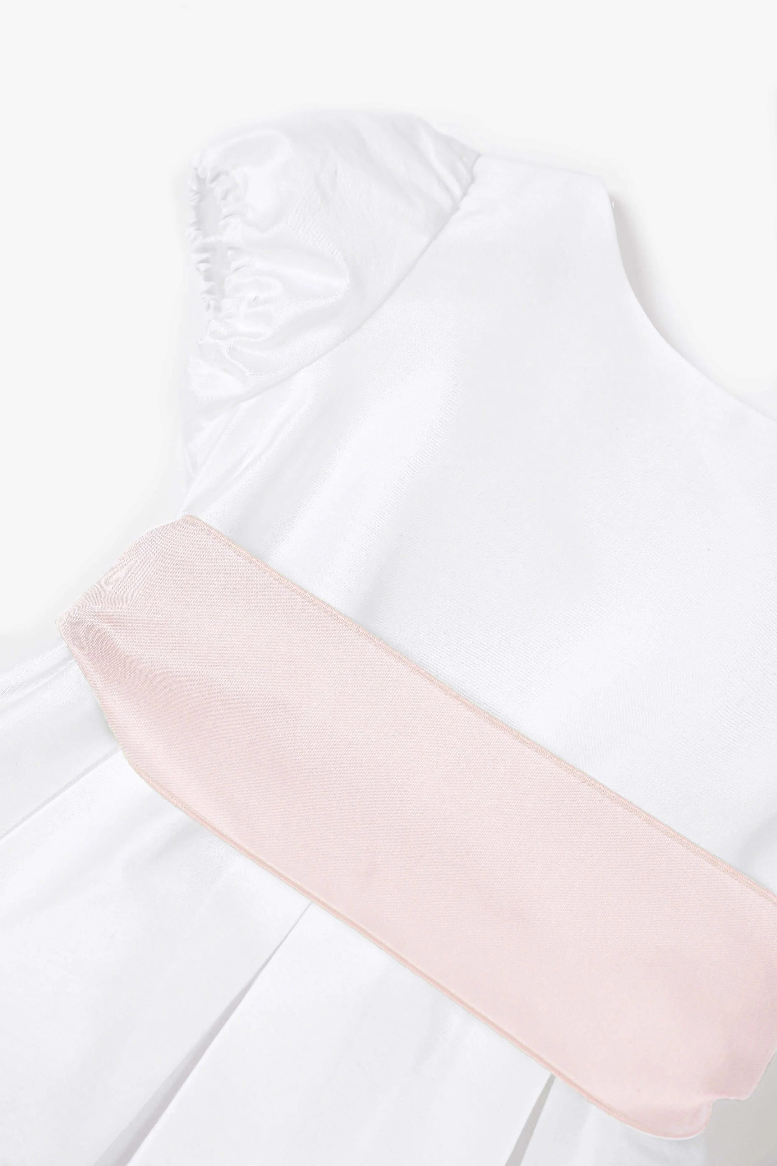 Vestito cerimonia raso bianco a pieghe e cintura rosa Crochette