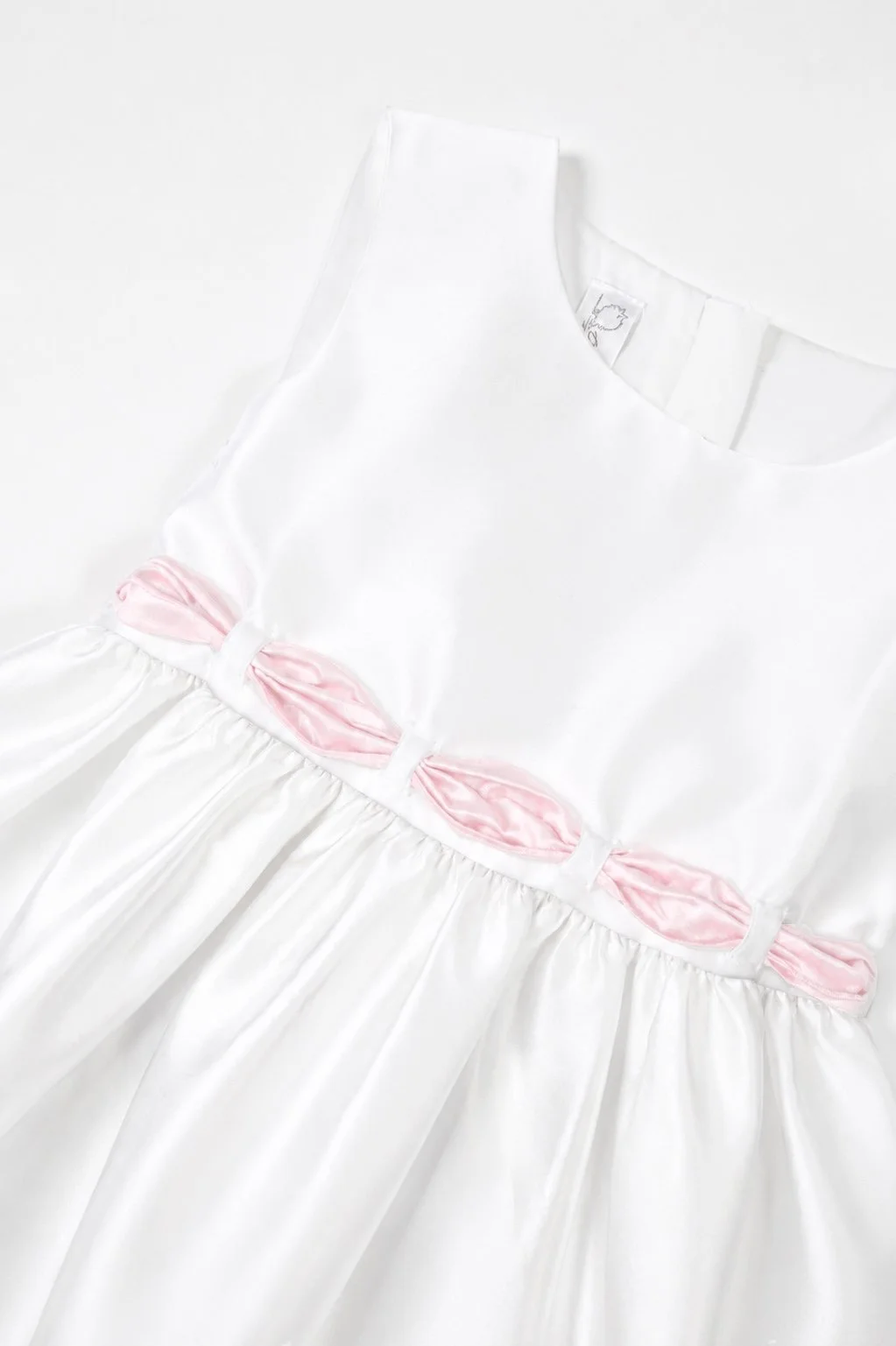 Vestito bambina raso bianco e nastro rosa dettaglio nastro