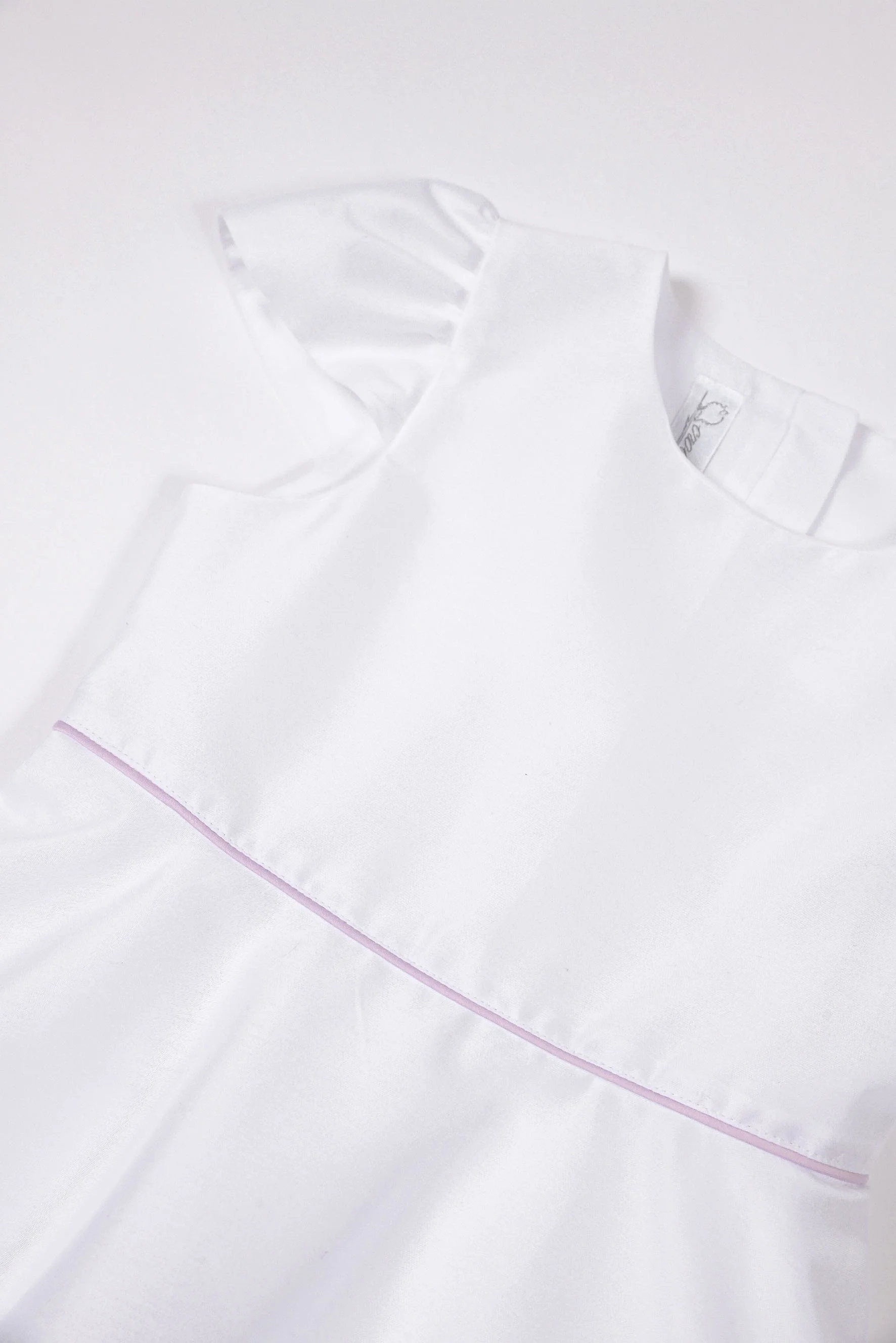 Vestito cerimonia con ruota in raso bianco e lilla dettaglio.jpg