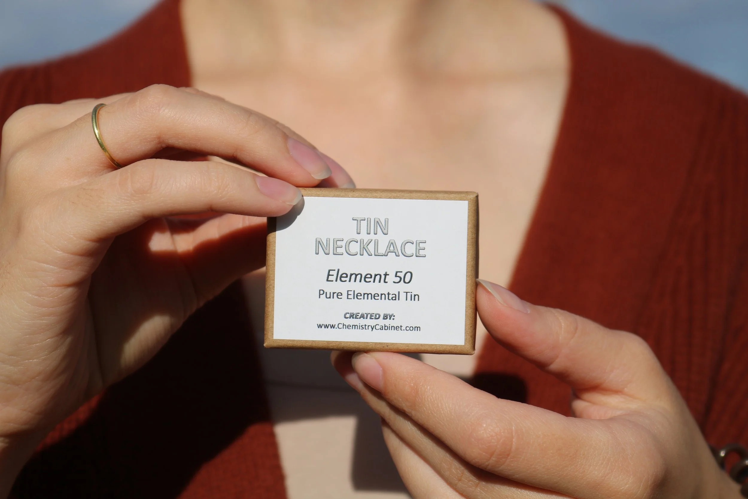 tin necklace box ..JPG