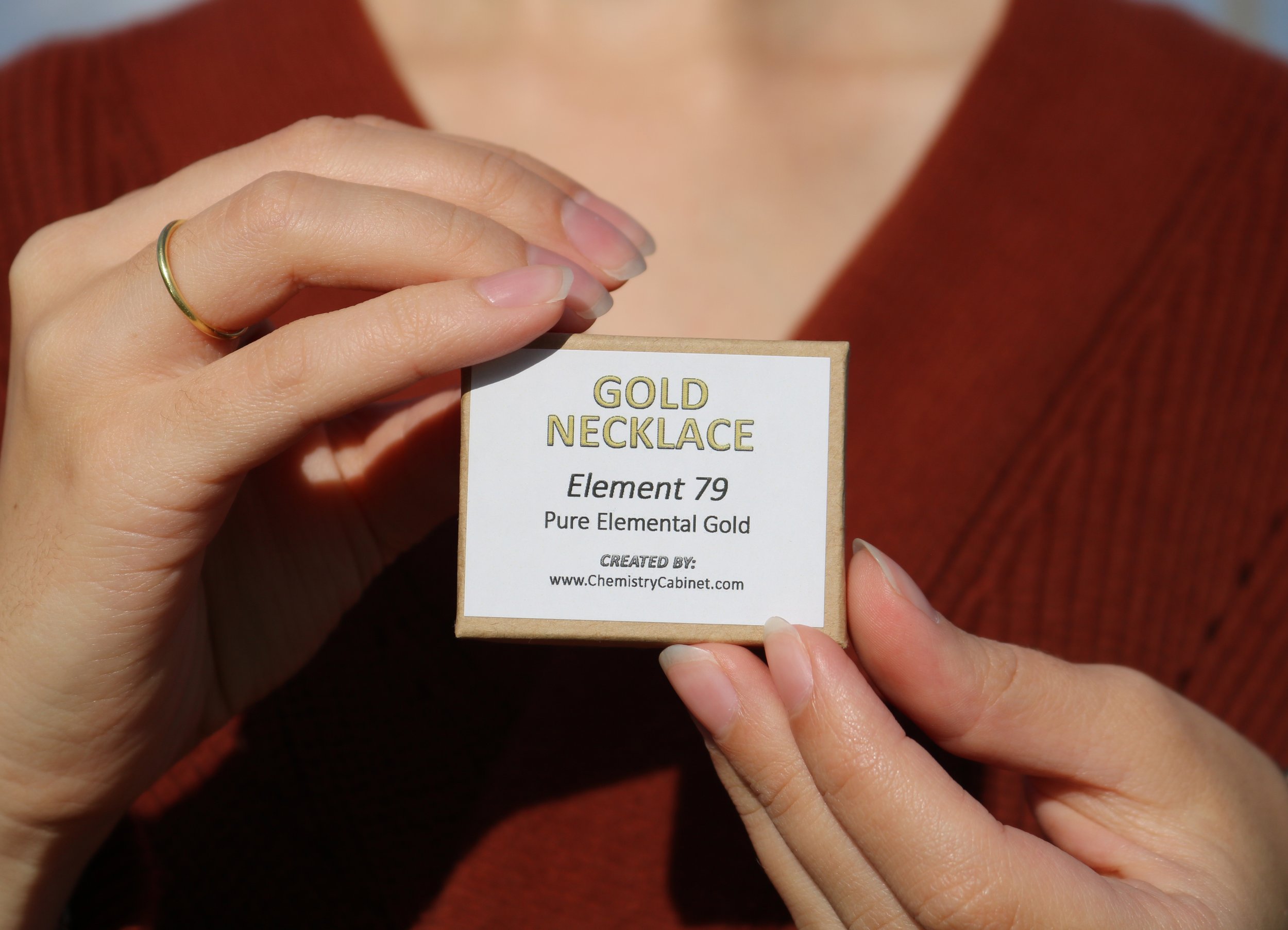 gold necklace box ..JPG