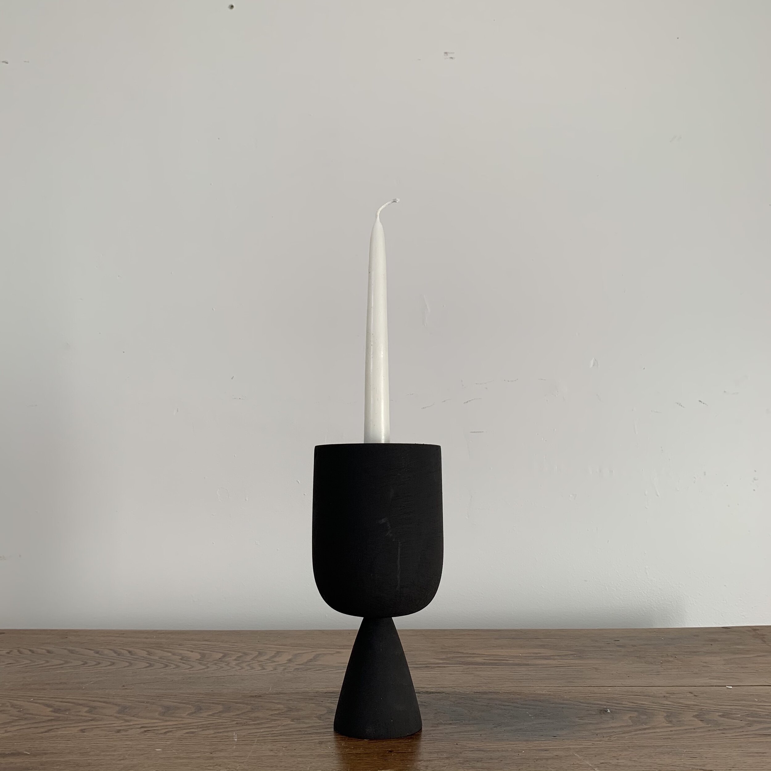 Pine Holder in Black