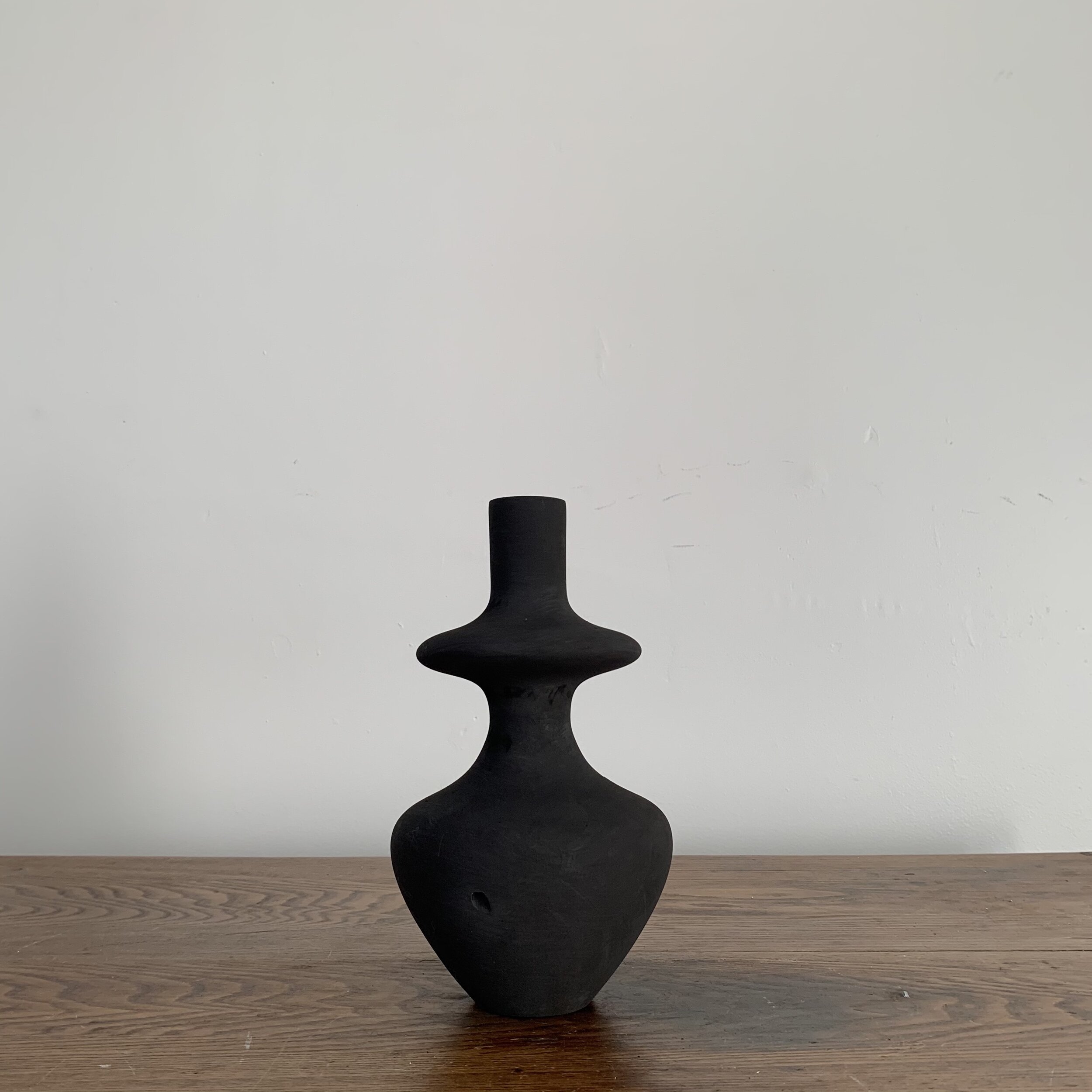 Pine Holder in Black