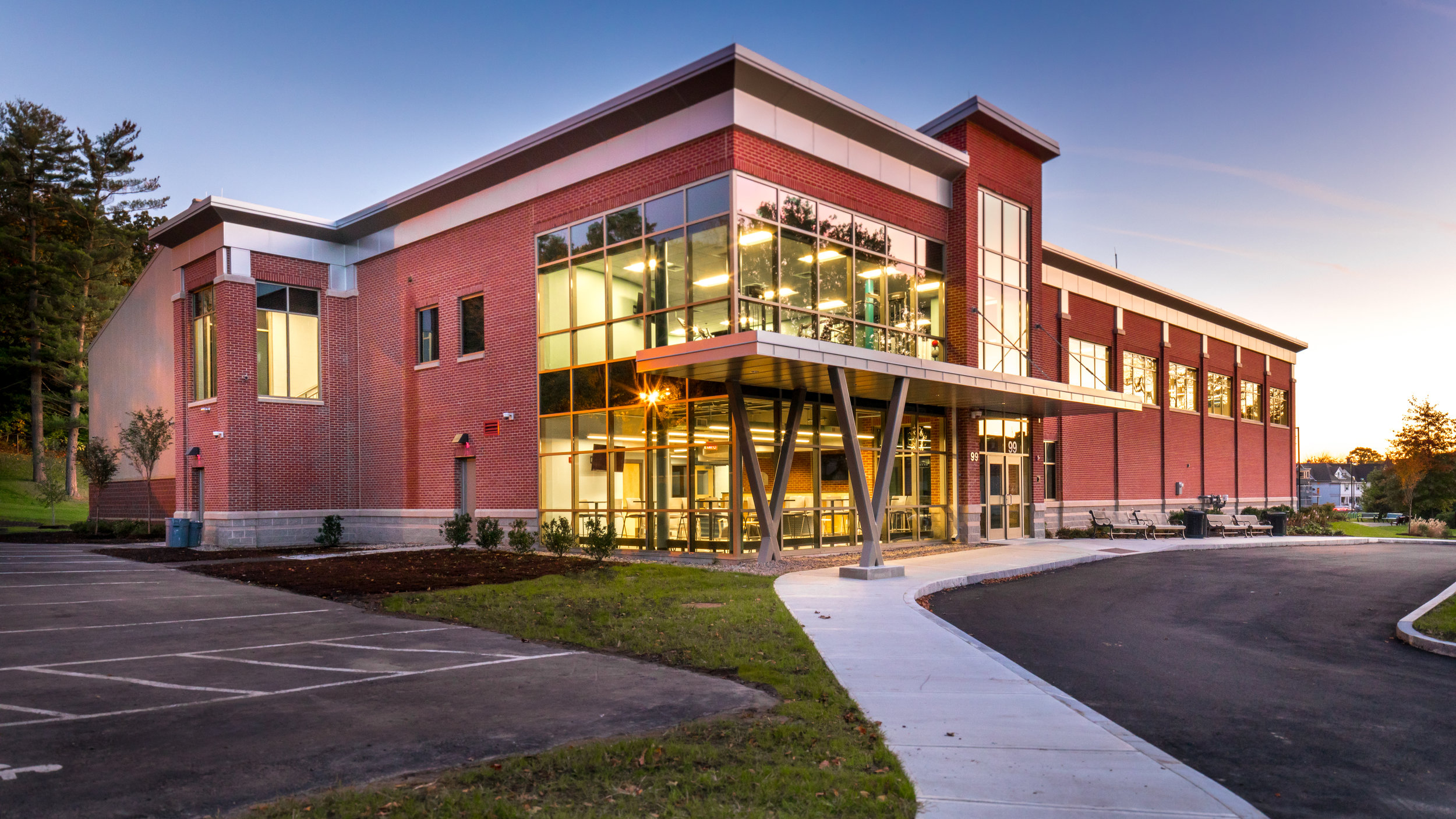Springfield_South_End_CommCenterCBA-SECC-Exterior-10.jpg