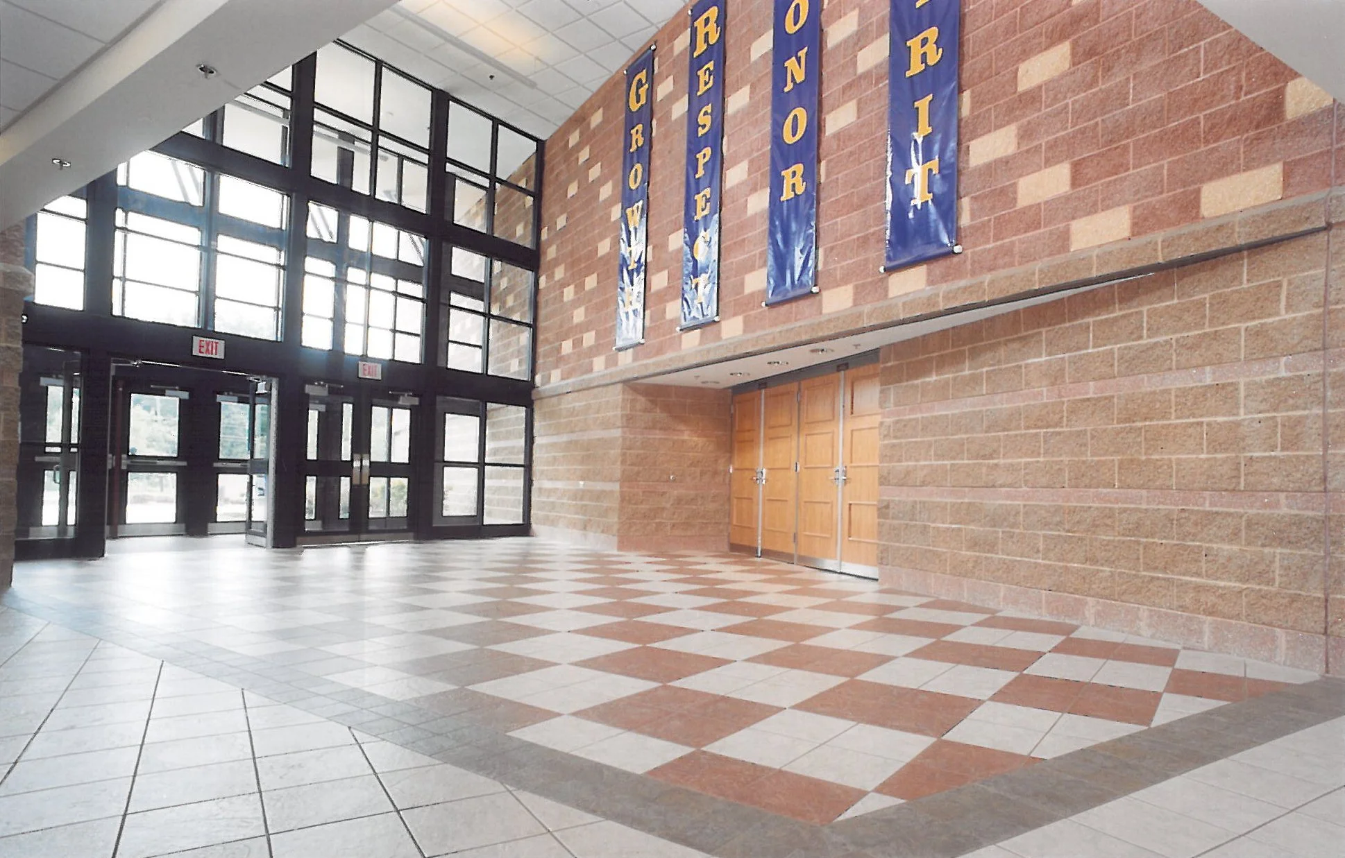 Gateway_Regional_Interior Front Lobby.jpg