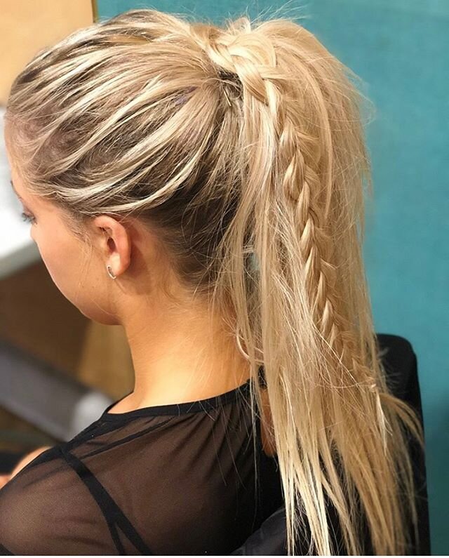 Cute hair throwback from @lisashepherdhair at Midlands Fashion Awards 2019😍 Who doesn&rsquo;t love a cute braid. #hairInspo #braidstyles #lisashepherdhair #MFAFashion2019 #Catwalk #midlands #modelhairstyle #fashionlook #Hairuk #hairstylist #runwayha