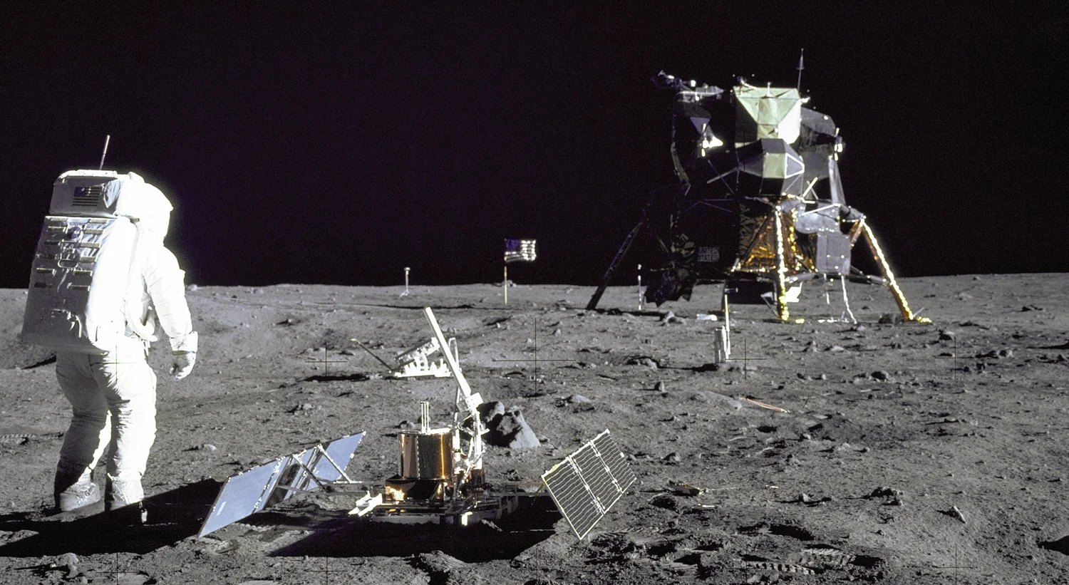 Banner Apollo Satellite.jpg