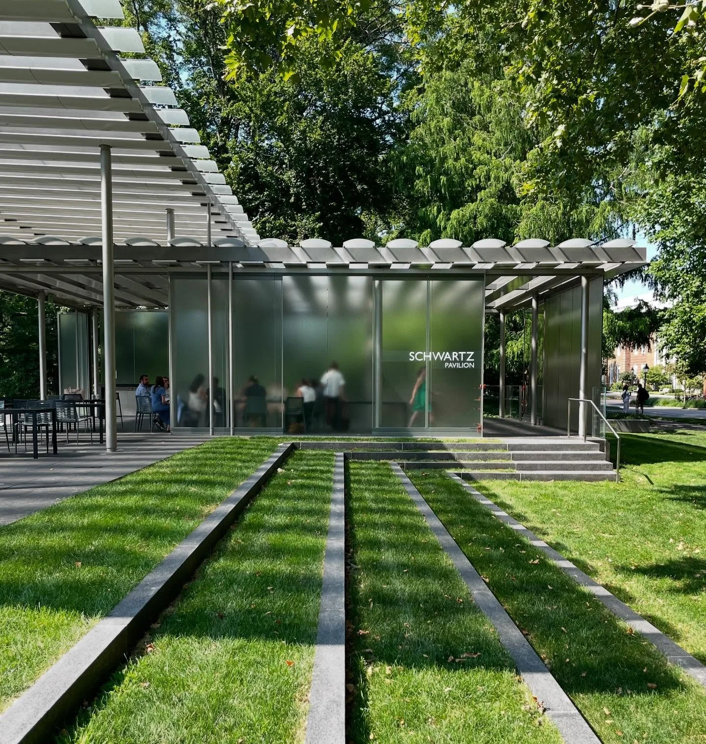 A short visit to HBS to mount new edge guards on the oversized glass sliders at the Schwartz Pavilion. #hbs #harvarduniversity #schwartzpavilion