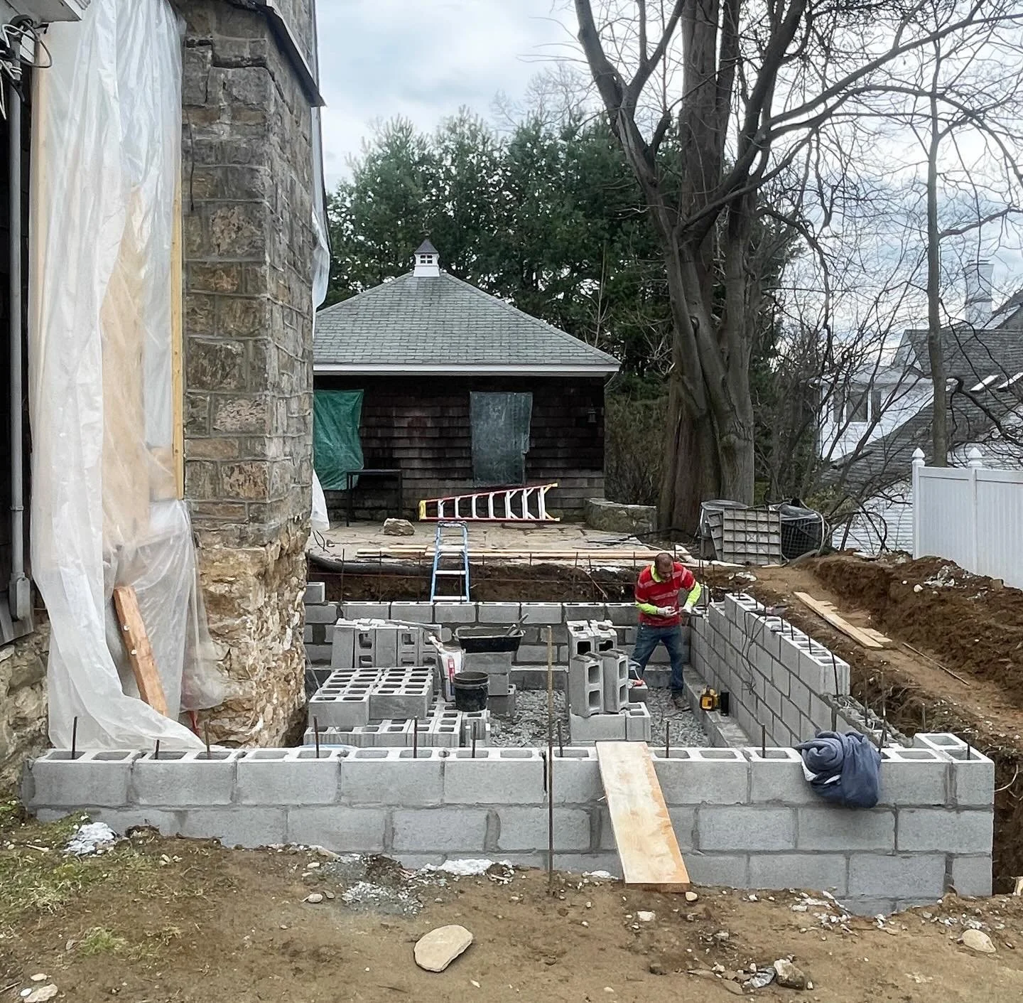A small set back on the south addition with the discovery a rock ledge. No rock found at west addition location and it is moving ahead. You never really know what you will find when excavation work begins&hellip;..#westchestercountyny #shinglestyle #