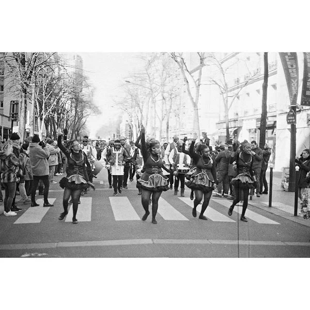 Chinese New Year celebrations some Sundays ago. Chinatown, 13&egrave;me.
.
.
.
#35mmparis #paris #france #parisjetaime #paris13 #parismaville #parismonamour #parislove #parislife #seemyparis #chinatown #chinesenewyear #dancing #streetphotography #sun