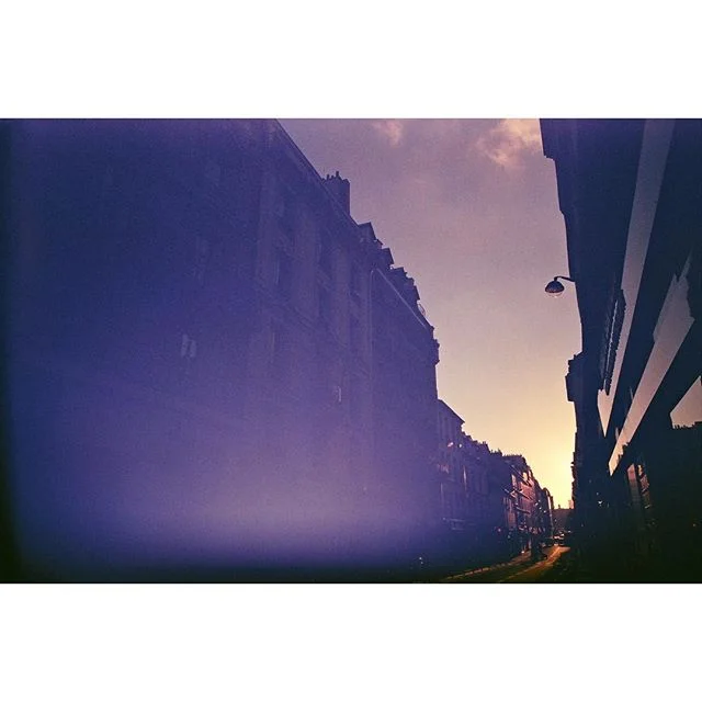 Purple haze. Rue du Chemin Vert, 11&egrave;me.
.
.
.
#35mmparis #paris #france #parisjetaime #paris11 #parismaville #parismonamour #parislove #parislife #seemyparis #purplehaze #purplesky #parisstreet #35mm #35mmphotography #argentique #filmisnotdead