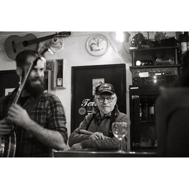 An Old West Rambler. @leroyalonze, 11&egrave;me.
.
.
.
#35mmparis #paris #france #parisjetaime #paris11 #parismaville #parismonamour #parislove #parislife #seemyparis #livemusic #banjo #bluegrass #35mm #35mmphotography #argentique #filmisnotdead #fil