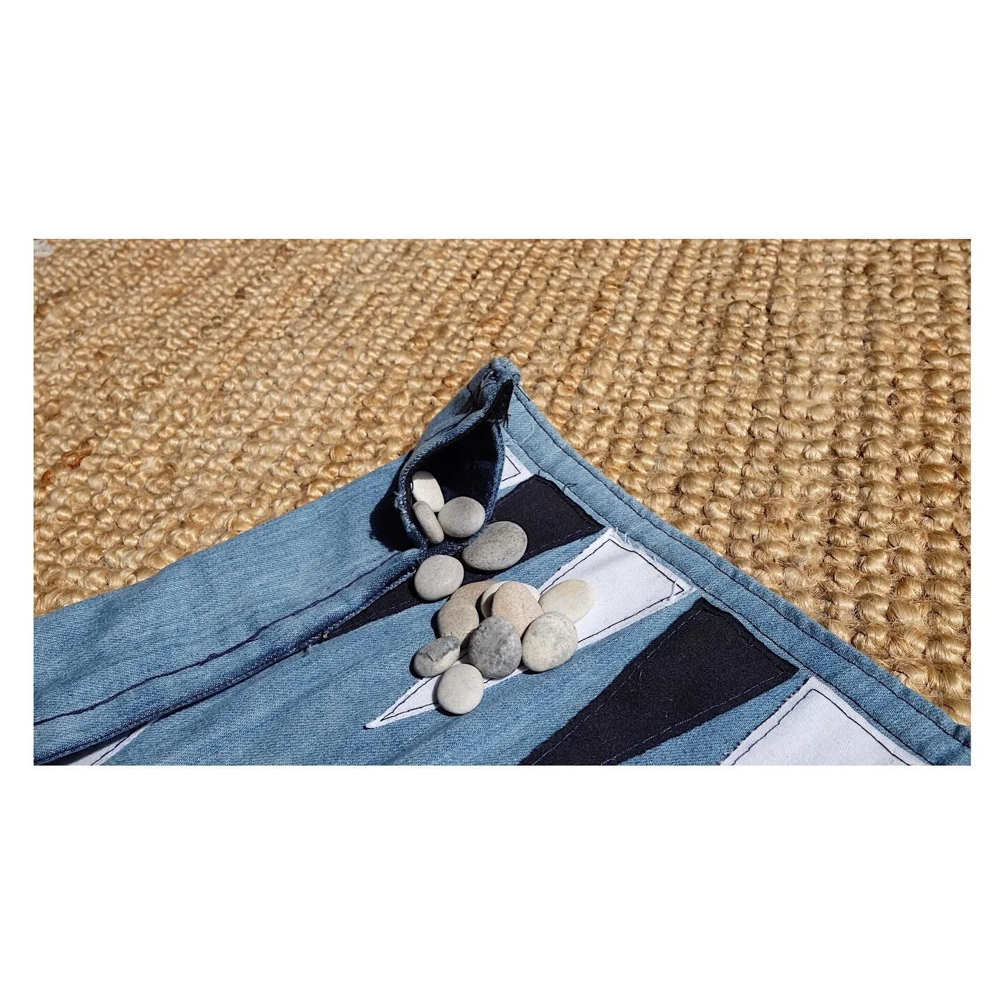 The best pic I could get of the pockets. Was so pumped when I realised I could keep these in from the dress this is made from. They lie totally flat when playing but are pretty deep so hold all the pieces perfectly. There&rsquo;s one on each side, to