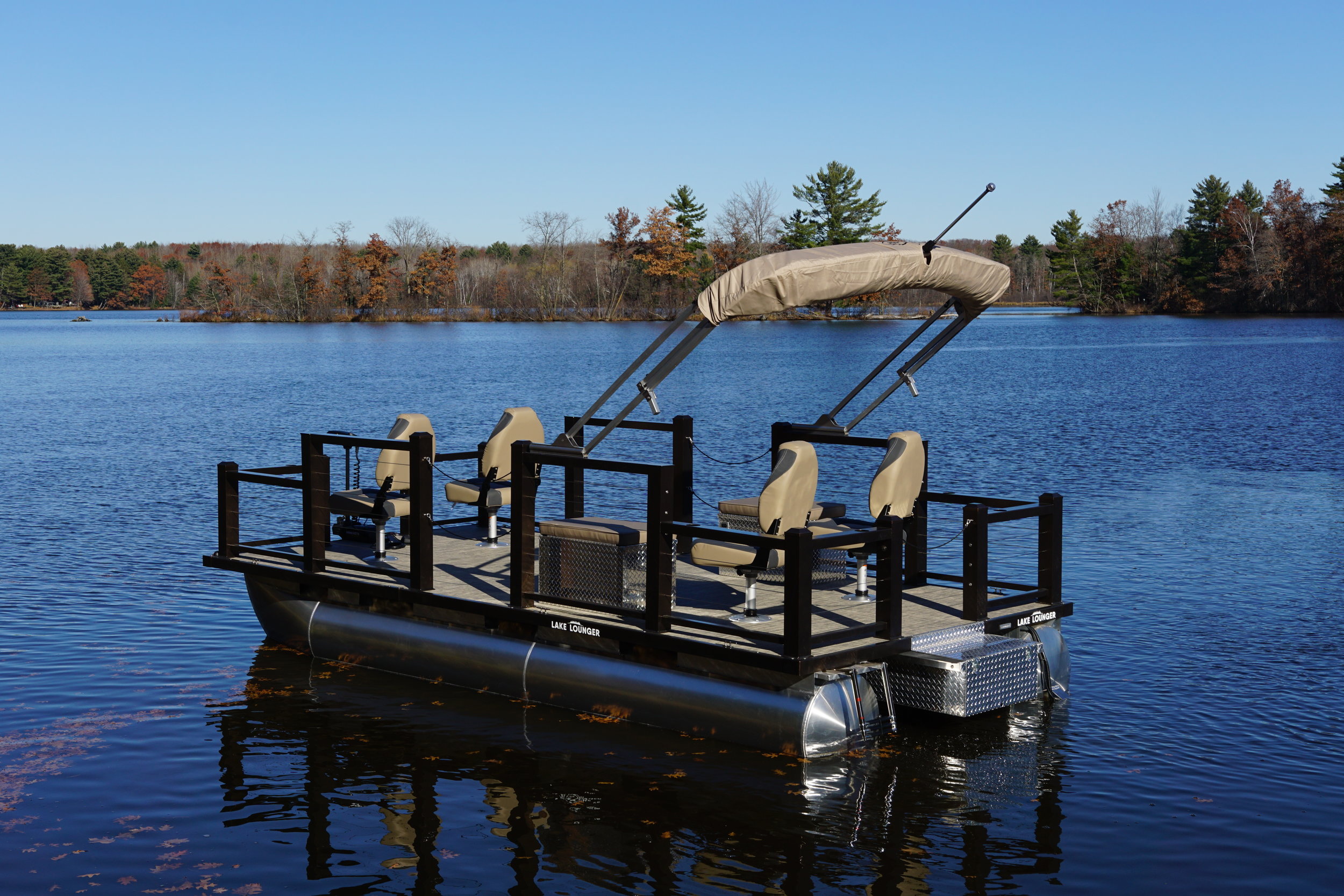 Lake Lounger 18 ft Fishing Pontoon Four Seats Standard.JPG