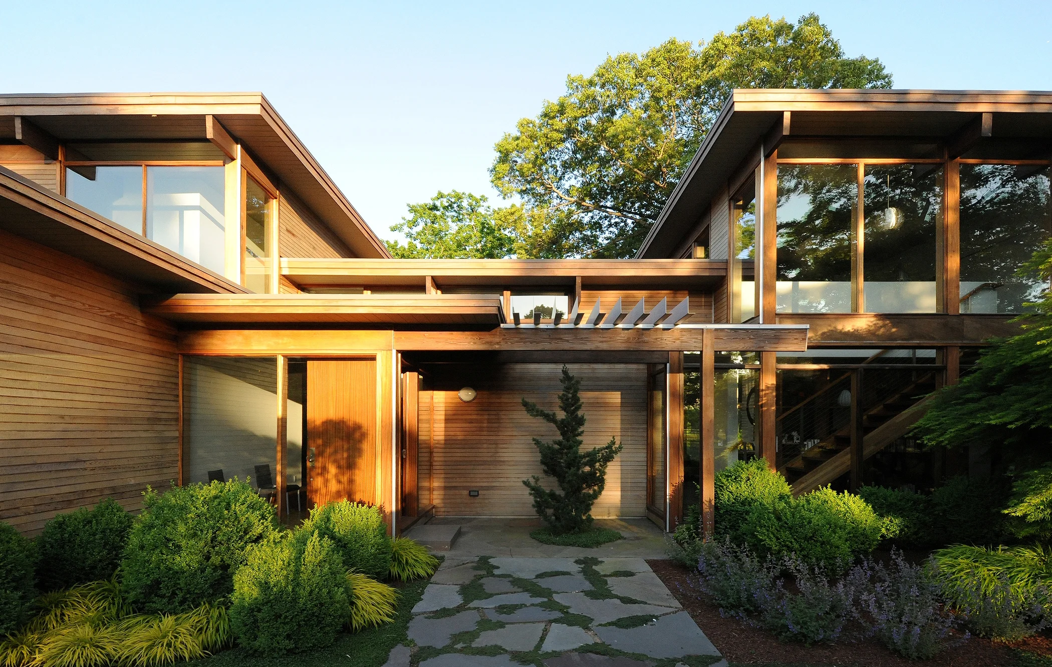 turkel_modern_design_prefab_shelter_island_exterior.jpg