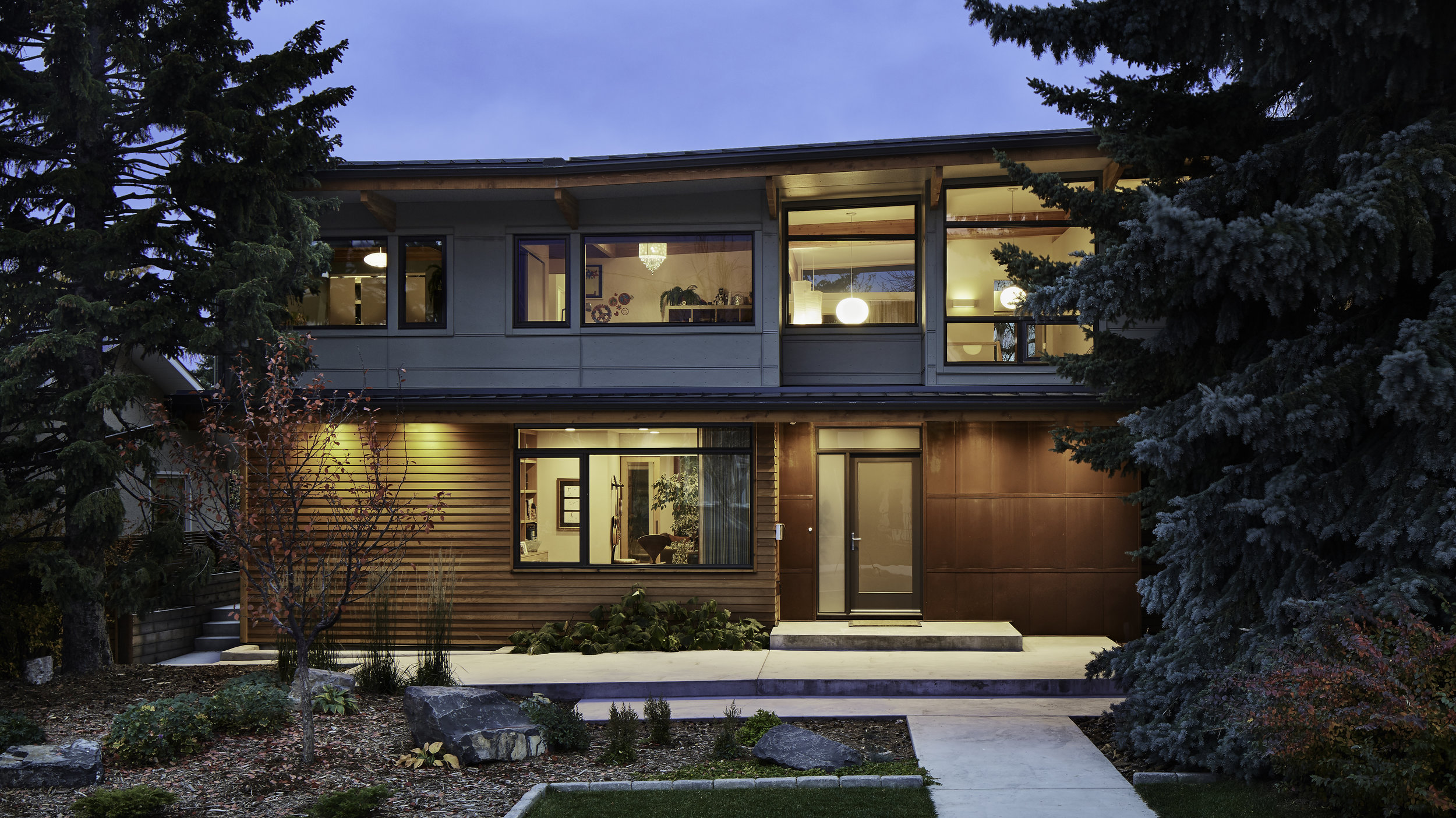 turkel_modern_design_prefab_home_mckay_calgary_exterior.jpg