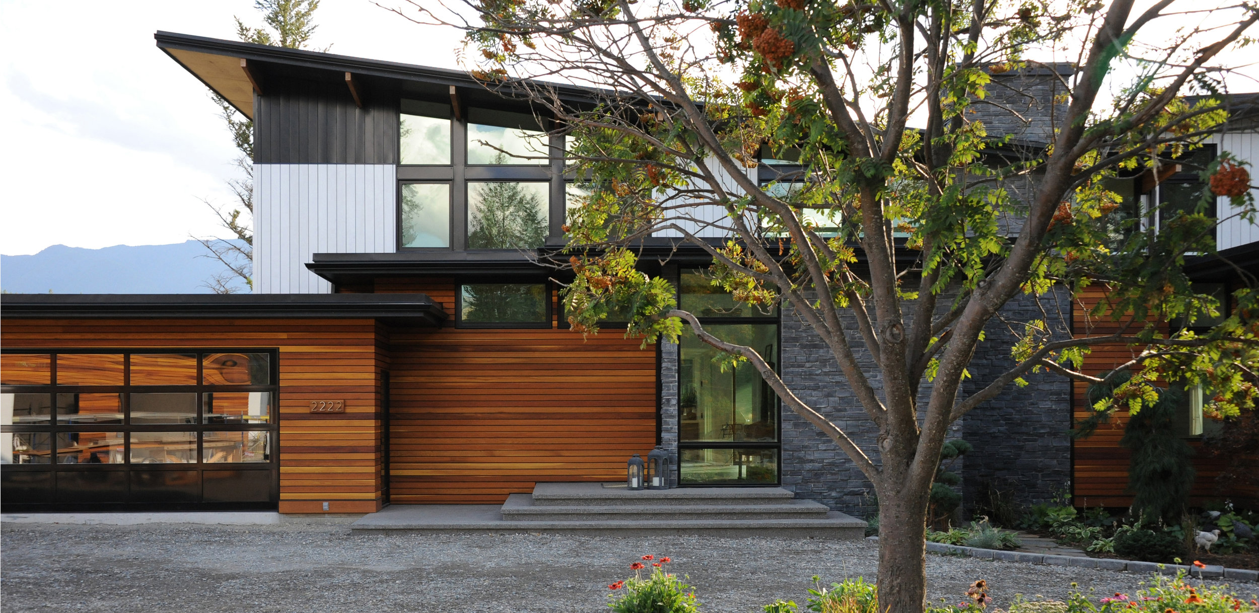 turkel_modern_design_prefab_home_windermere_britishcolumbia_facade.jpg
