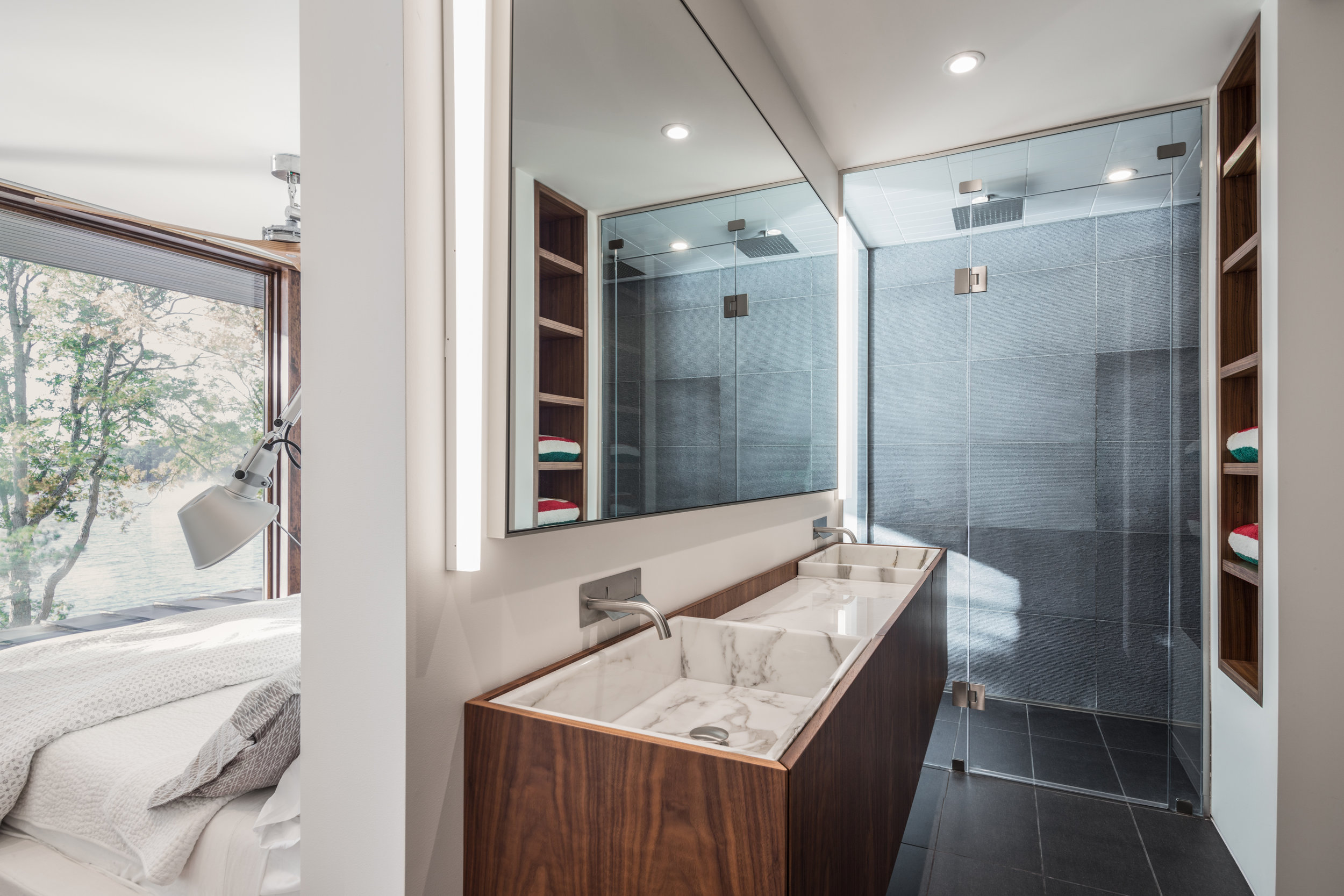 turkel_design_modern_prefab_home_bathroom.jpg