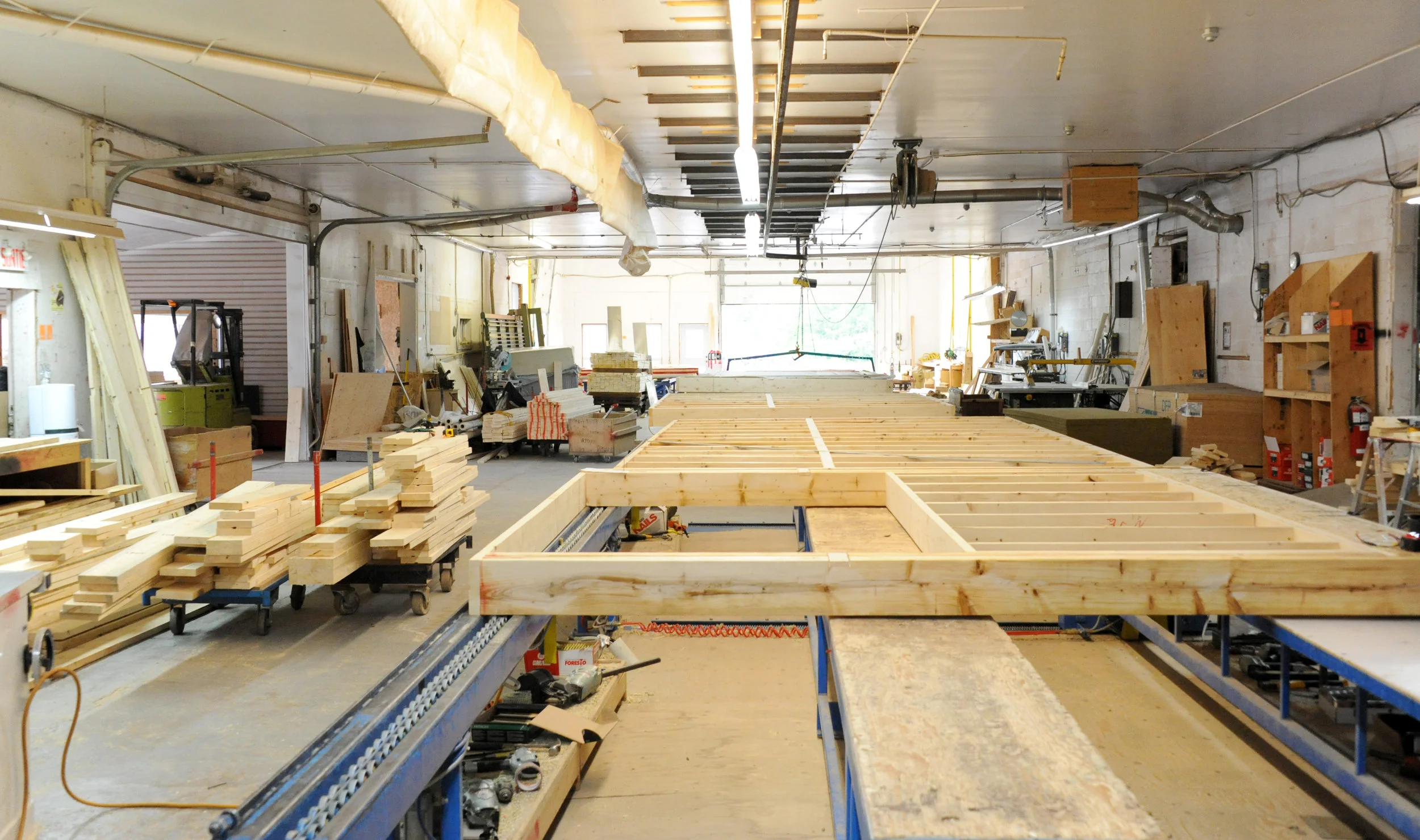turkel_design_modern_prefab_home_axiomdeserthouse_manufacturing_factory_panels.jpg