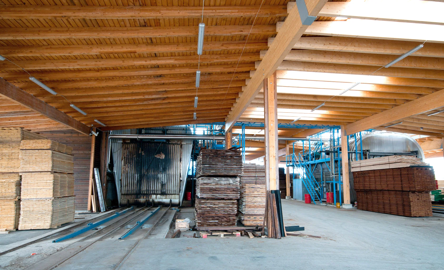 turkel_design_modern_prefab_home_axiomdeserthouse_manufacturing.jpg