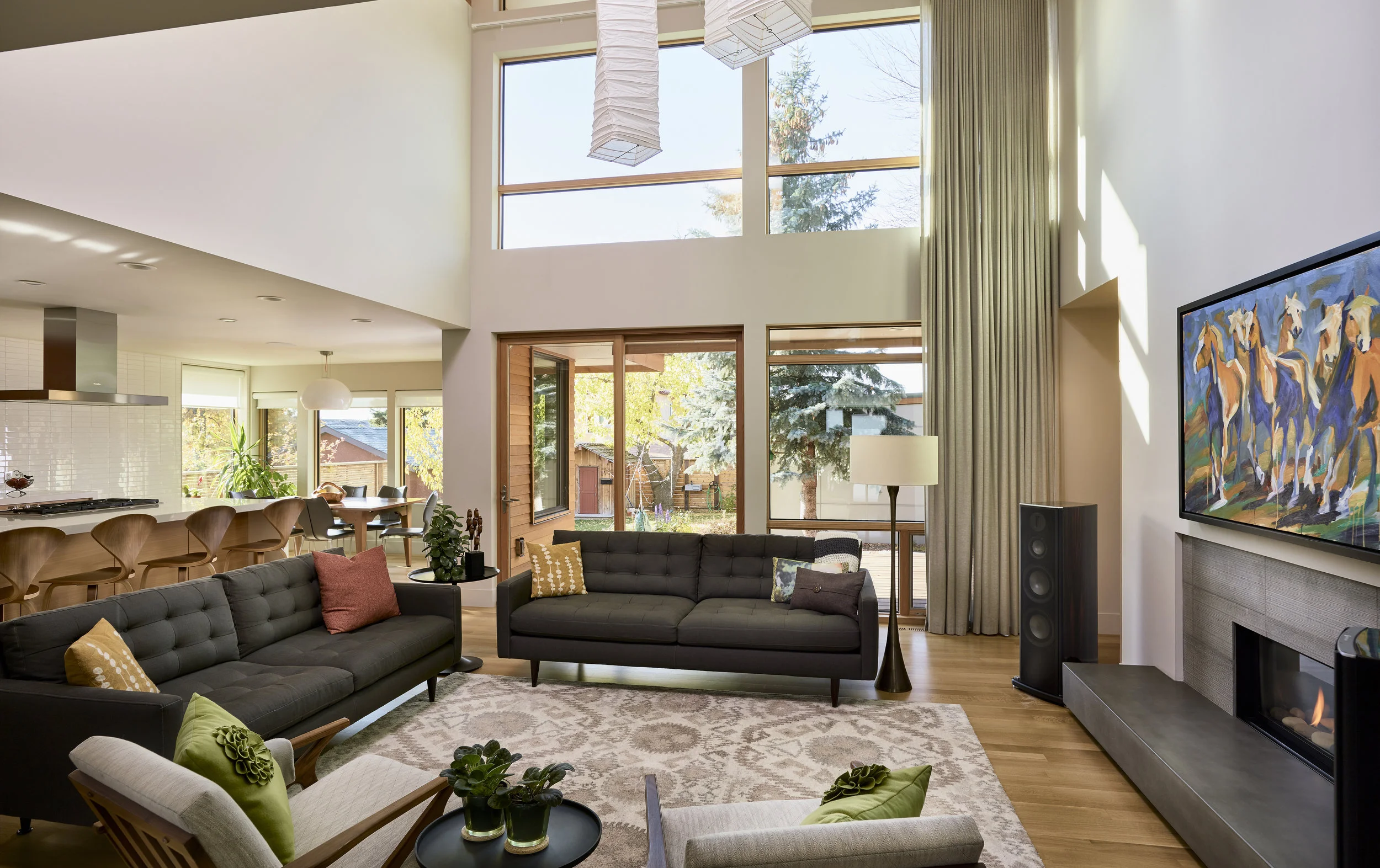 turkel_modern_design_prefab_home_mckay_calgary_livingroom.jpg