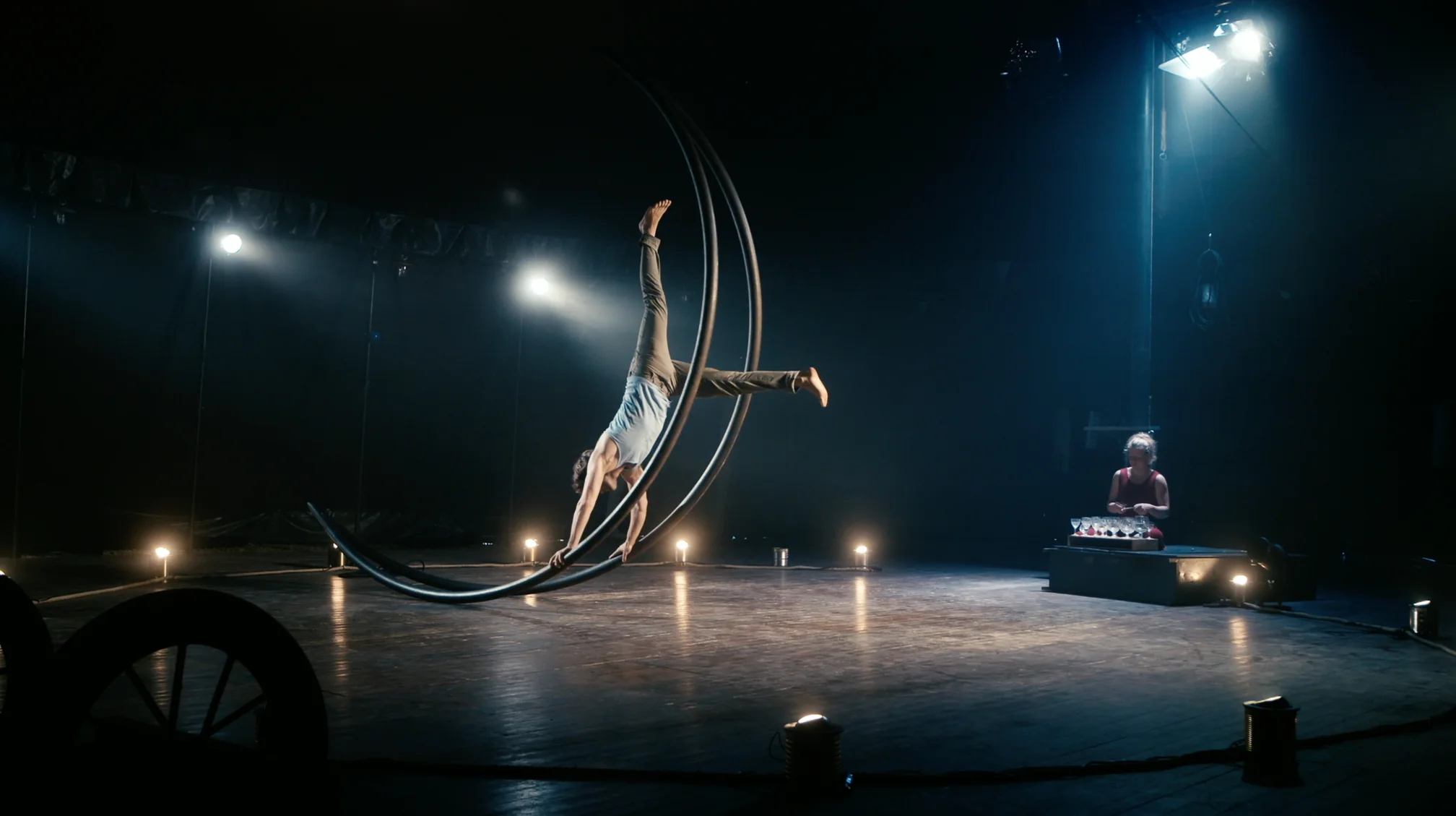 CircusFahraway-8.jpg