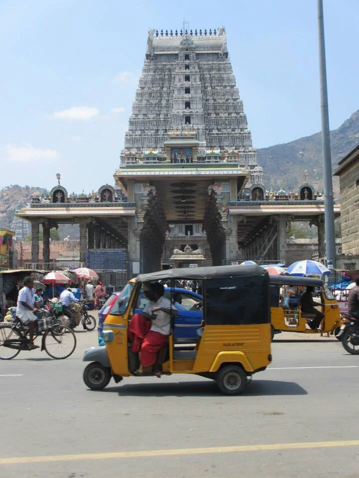 A motorised auto rickshaw near to the entrance to the Arunachaleswarar Temple, Tiruvannamalai.