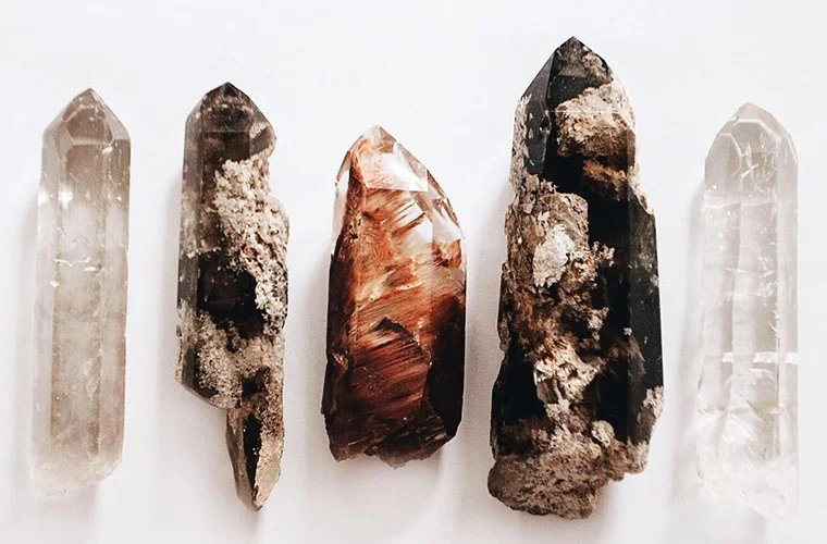 THE ONE CRYSTAL YOU SHOULD ALWAYS TRAVEL WITH TO RELIEVE STRESS AND BANISH BAD VIBES