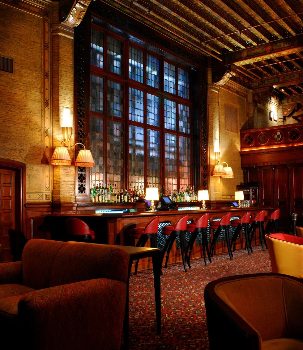 The Elegant Bar in Grand Central Where You Can Sip Spirits with Ghosts