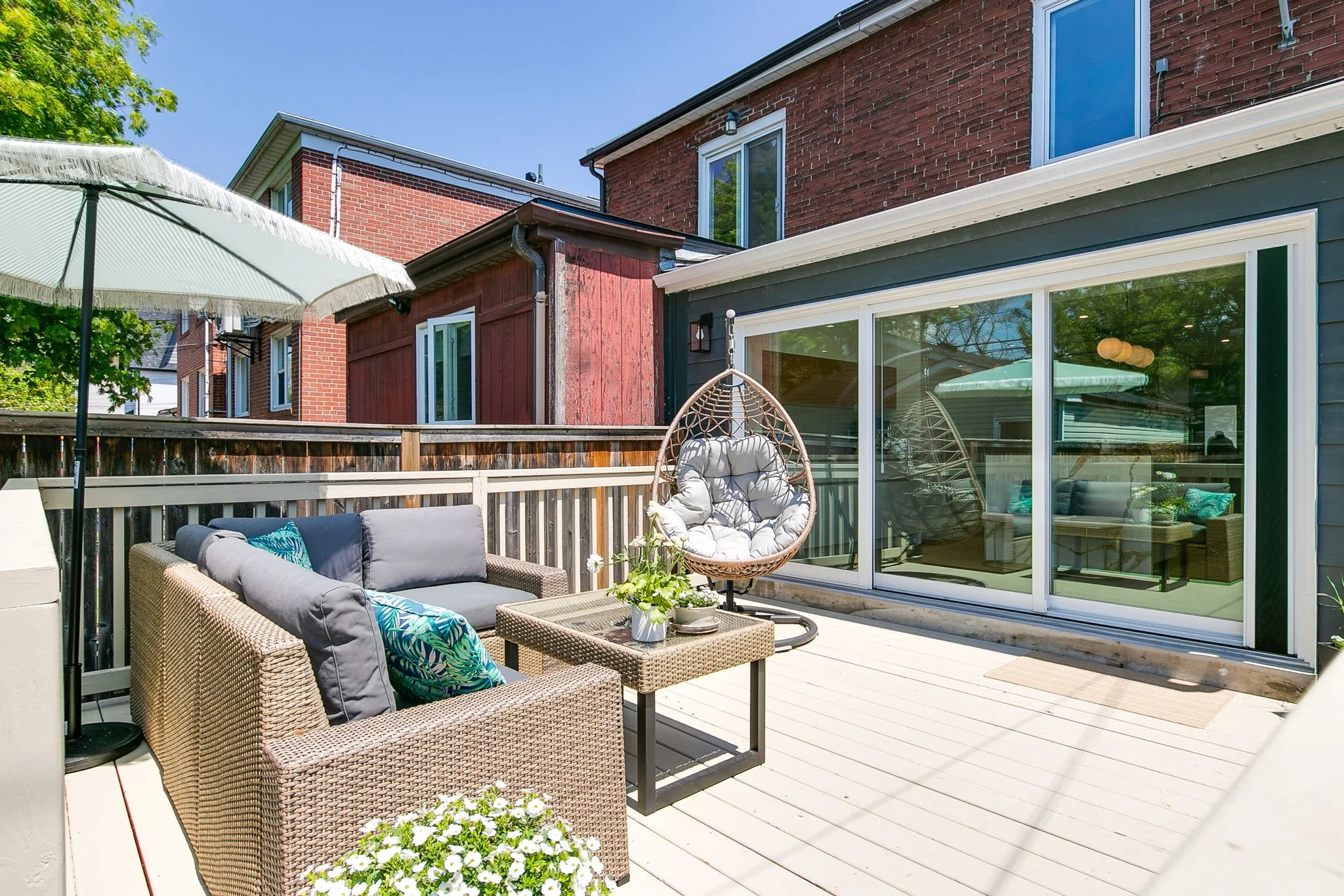 96-web-or-mls-77_004_Patio.jpg