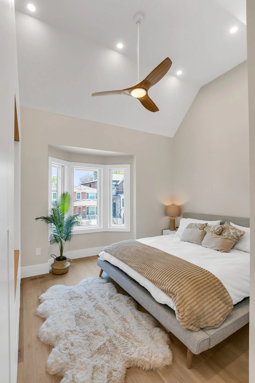 62-web-or-mls-26_012_Primary Bedroom.jpg