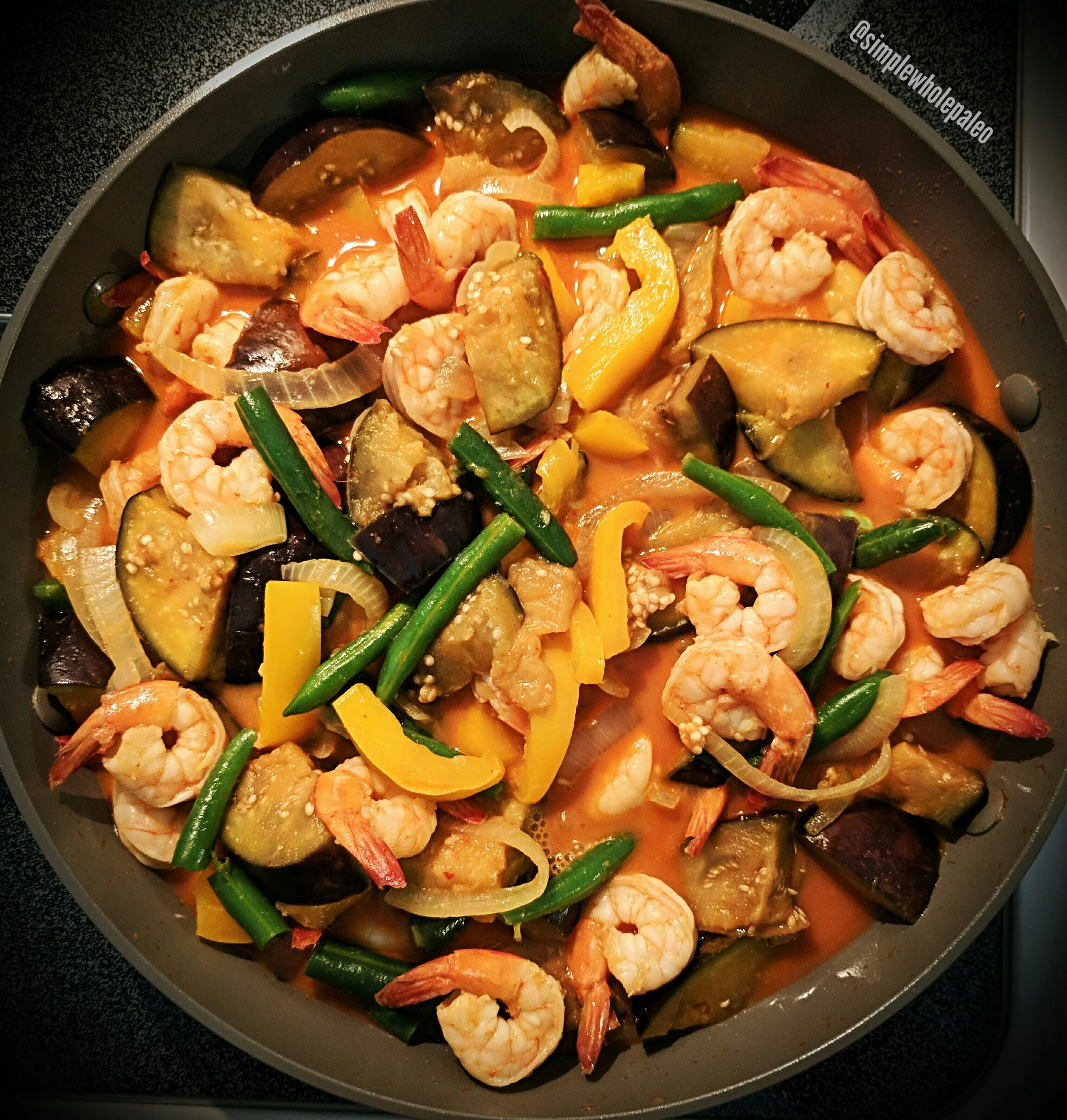 Thai coconut red curry with shrimp