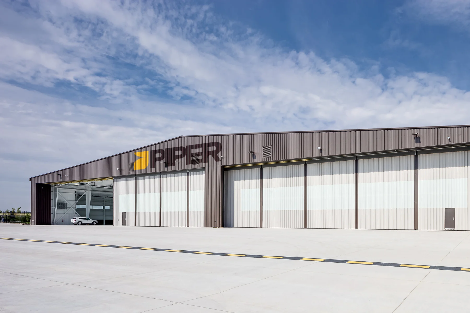 Hangar outside Piper.jpg