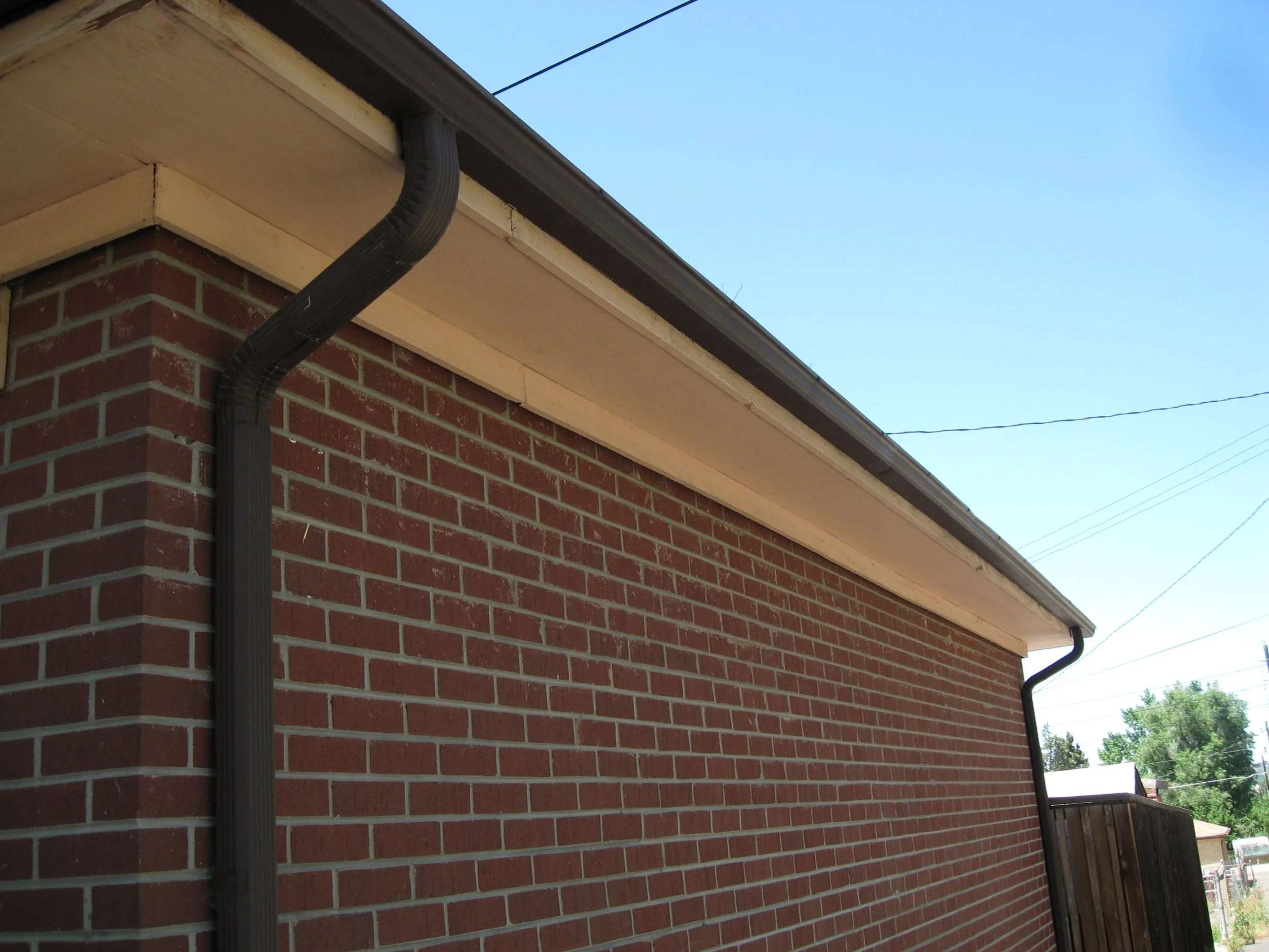 My gutters are the best looking part about my house... Great work guys. Thank you! Joshua - Algonquin
