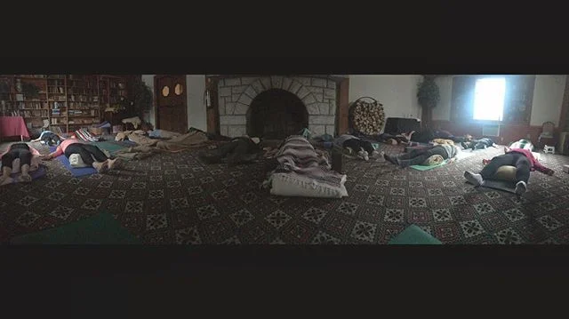 #savasana bliss during our wolf moon retreat @soyuzivkaofficial 🐺🌕🙏🏽 next retreat is coming up in March! reach out with any questions! &bull;&bull;&bull;
#shawangunks #yogacatskills #yogany #meditation #yogalove #yogaretreat  #namasteonthismounta