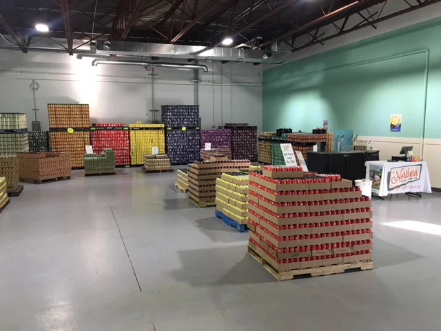  Visit our factory store! 