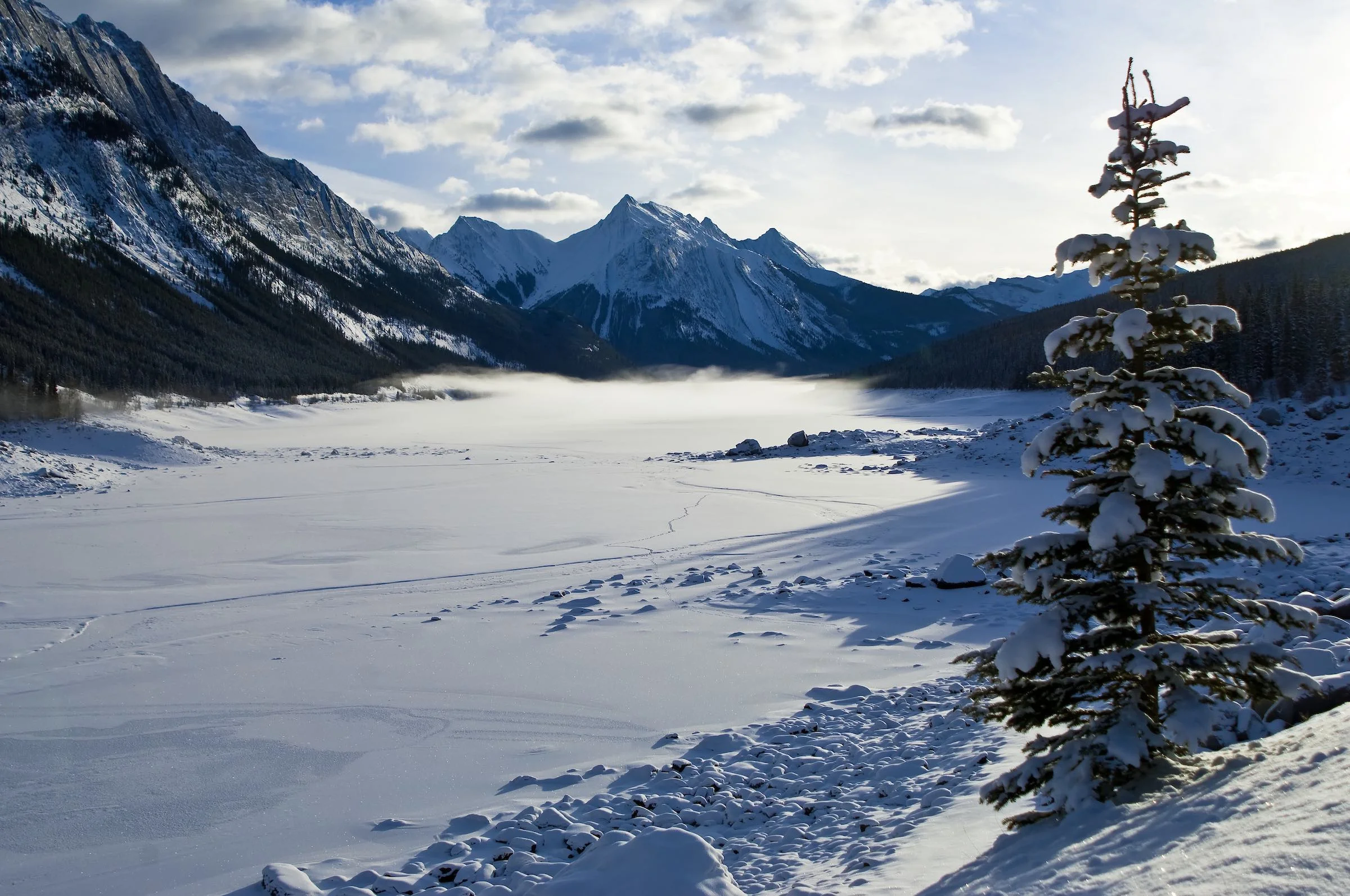 MEDICINE LAKE, JASPER NATIONAL PARK, © GIVEN PHOTOGRAPHY 2018 