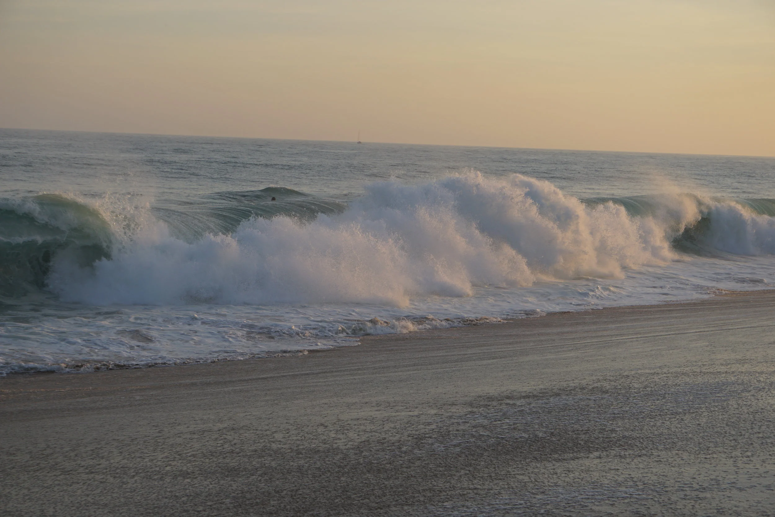 50 Copyright Free Wave Images