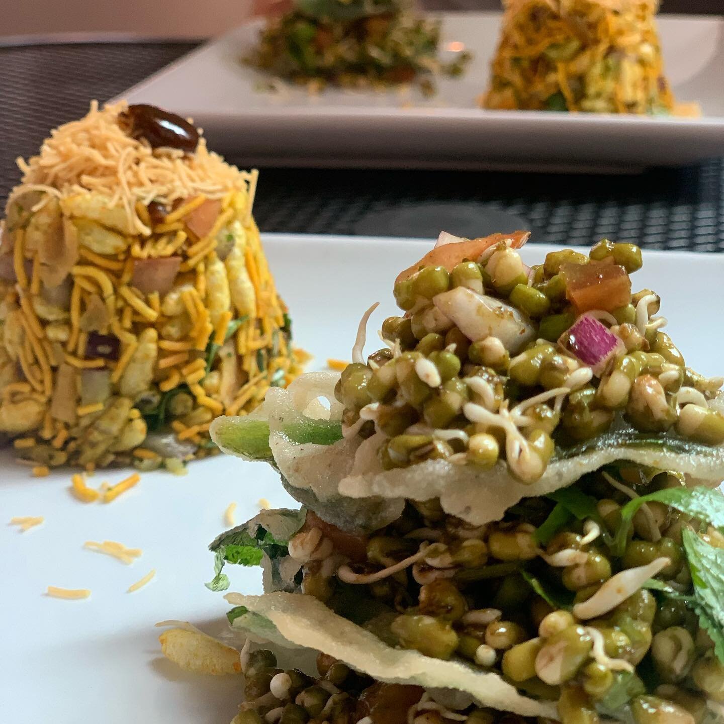 Bhel Puri or Spinach Chaat? It&rsquo;s always a tough choice!

.
.
.
.
.

#foodentrepreneur #foodpresentation #foodinnovation #foodgrams #foodie #foodpassion #foodphotos #foodielife #foodietribe #foodaholic #foodlife #foodinst #foodprep #foodstylist 