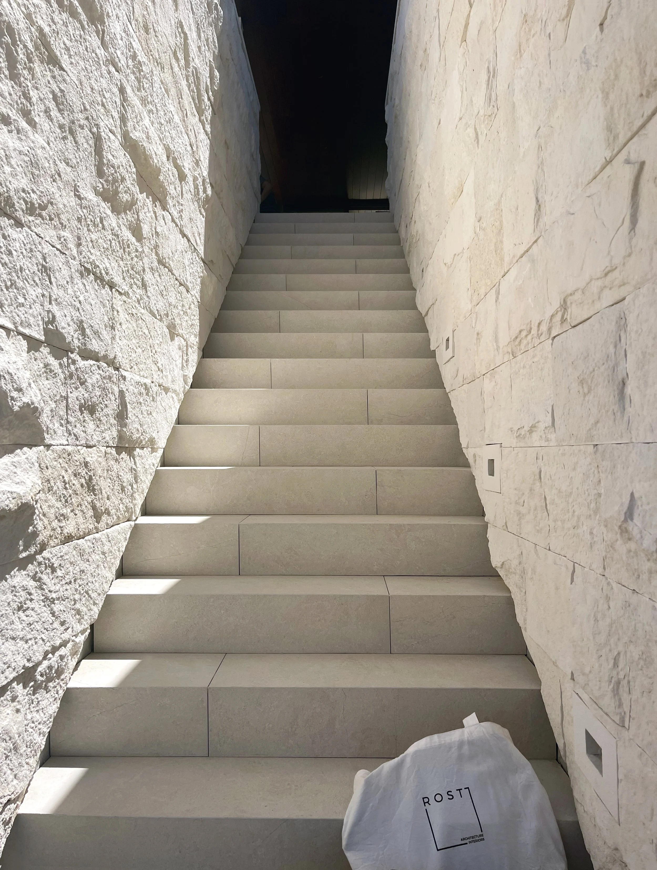 15Coronado_ExteriorStair_IMG_5160.jpg