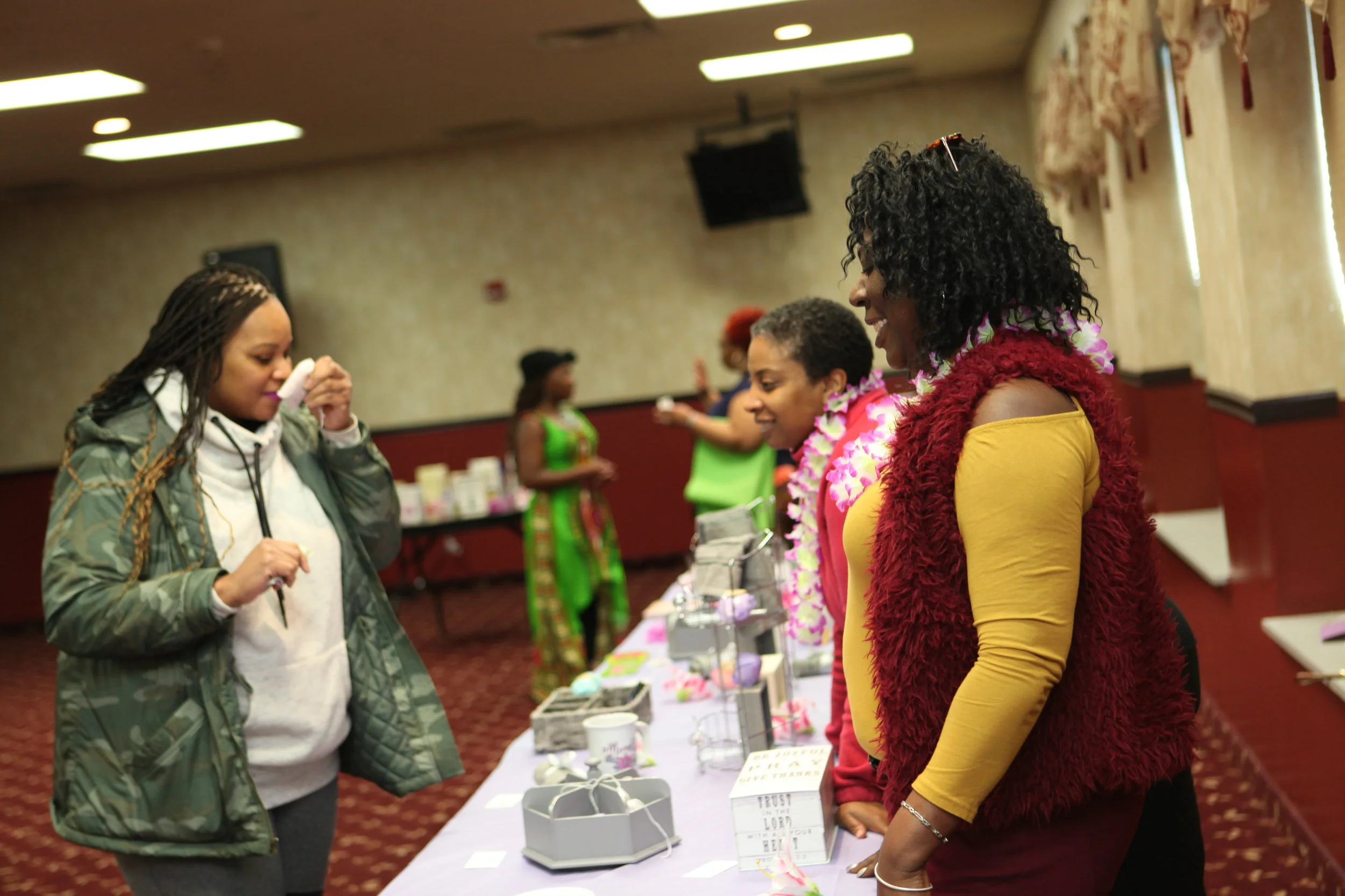  April 2018 - Close your eyes, sniff the scents of essential oils, and relax. We have a variety of essential oils that will uplift, restore, purify, energize, or relax you.  