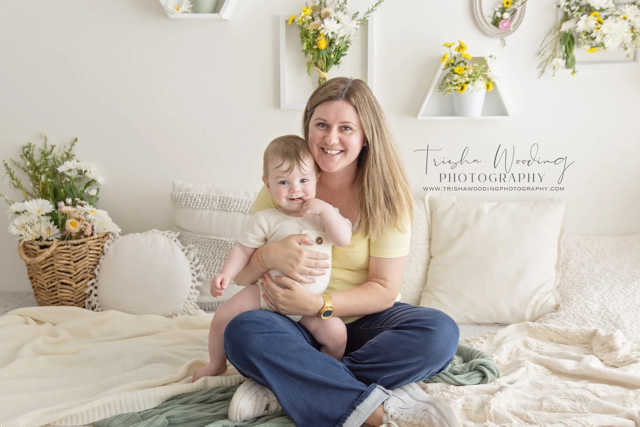 I can't believe it's been nearly a whole year since I've seen these guys - it literally feels like a blink of an eye....that's how quickly time goes by!!

But, I'm so glad Kat decided to come in to celebrate Mother's Day with a session for her and go