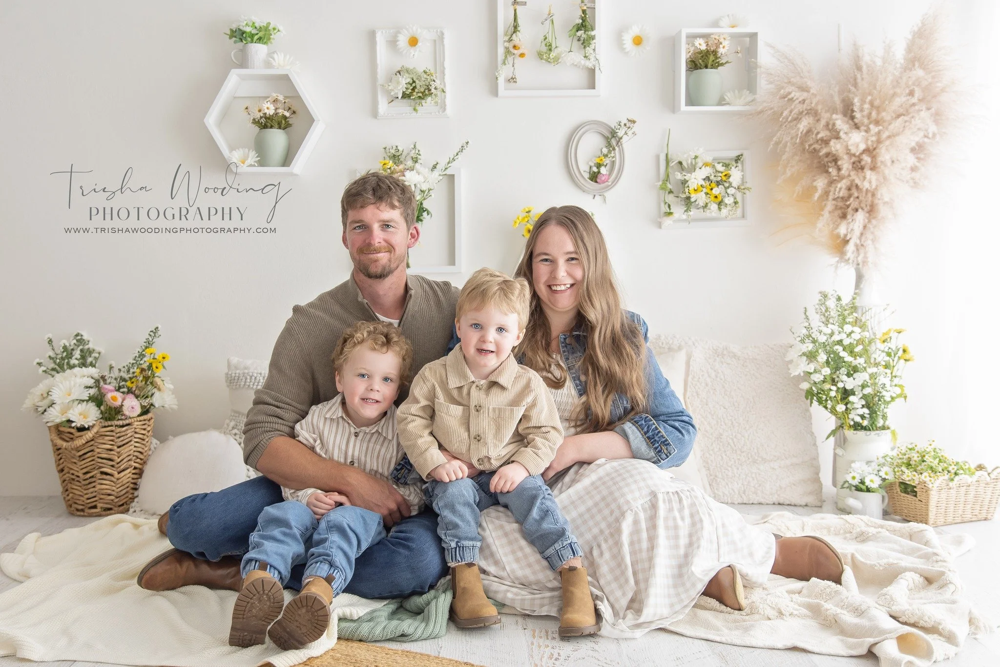 Laura and her gorgeous boys were back in the studio after a year and it's crazy how much bigger both Hudson and Henry have gotten!!! 🥹

I love watching my gorgeous families as they grow and never take it for granted how special it is that families k