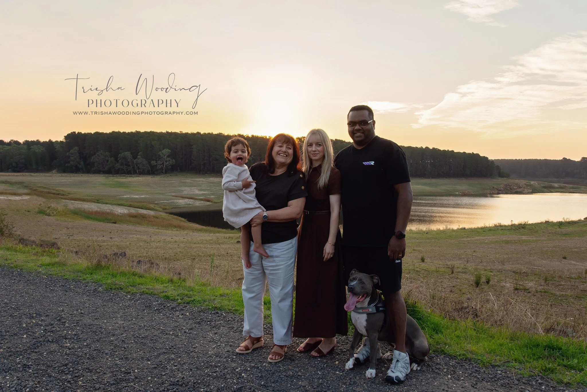 I had the most gorgeous family session last night with Elena, Shamal, and little Sofia as well as Nonna Mary and 4 legged family member Tuco!

We couldn't have asked for a more wonderful night, the sun was glowing, it was quiet and calm and just gorg