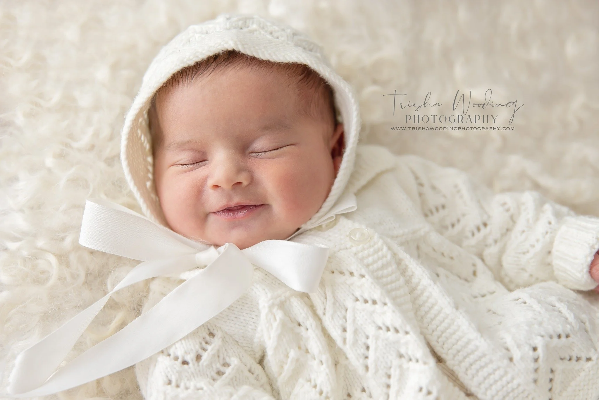 V I C T O R I A -  1 1  D A Y S

Sweet little Victoria was an absolute dream in the studio today for her newborn session 💕 
She rocked the first half, snoozing away and giving us all those beautiful curled up poses that everyone loves. She was far l