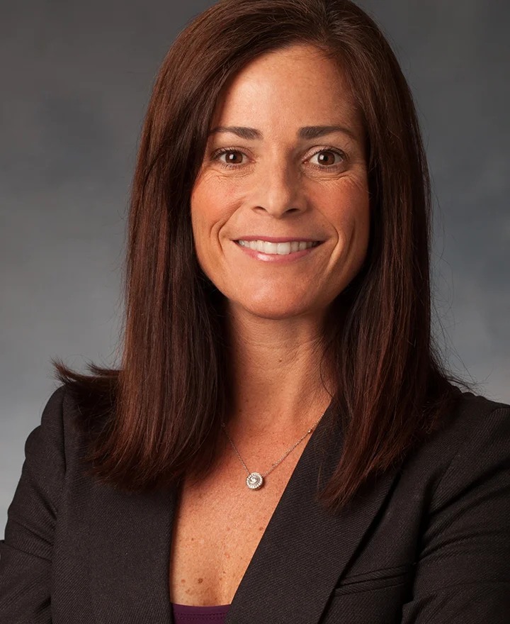 shannoneusey_720x880.jpg