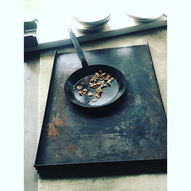 Last weekend with Himanshu @thewhiteramekins &amp; @joefilshie @zucchiniphoto.productions_zpp #thezworkshop #bts #foodstylist #naturallight #photographyworkshops #sydneyfoodblogger #stylingworkshops #foodstyling #foodphotography #chasinglight #theset